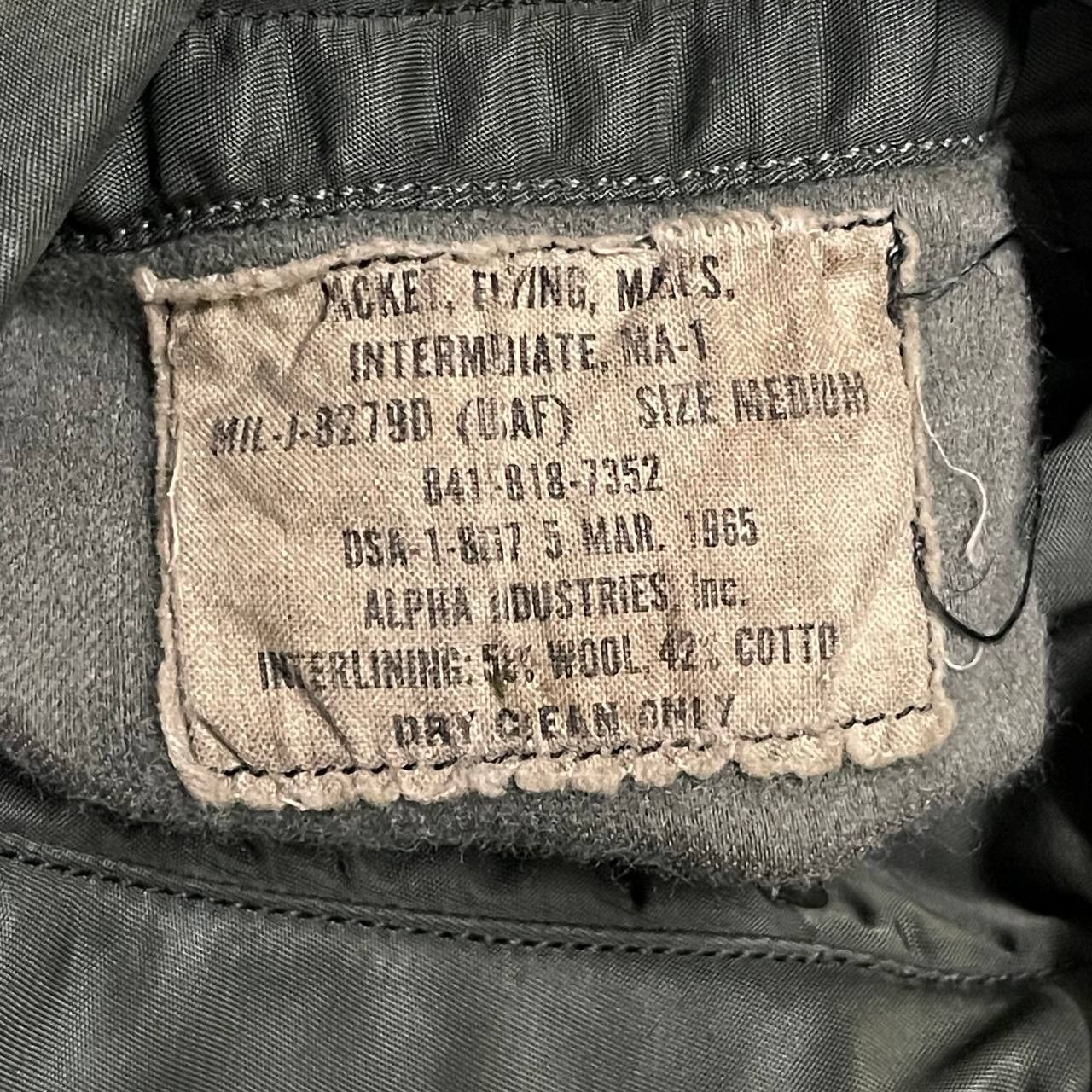 Alpha Industries Vintage 60's Alpha Industries Ma 1 Bomber Jacket Thrashed Size US M / EU 48-50 / 2 - 13 Thumbnail