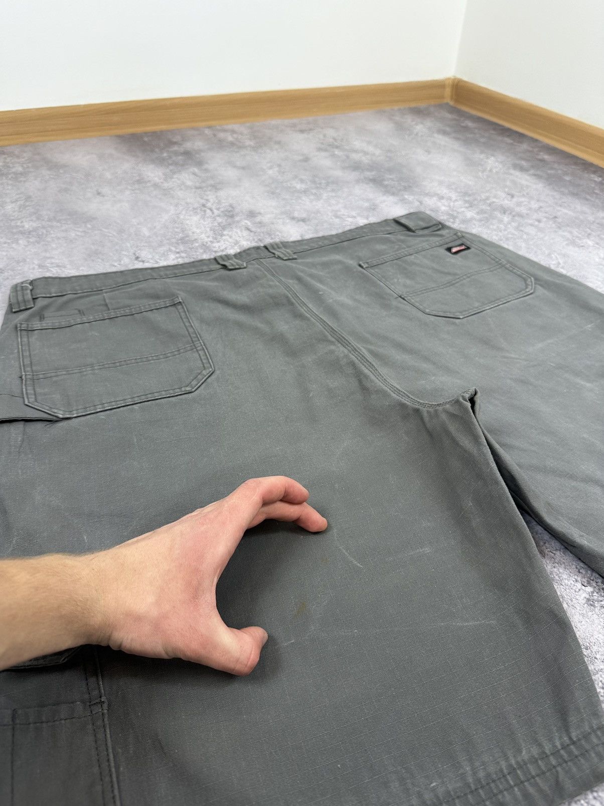 Dickies Vintage Dickies Cargo Carpenter Baggy Work Hype Y2K Shorts Size US 44 / EU 60 - 7 Thumbnail