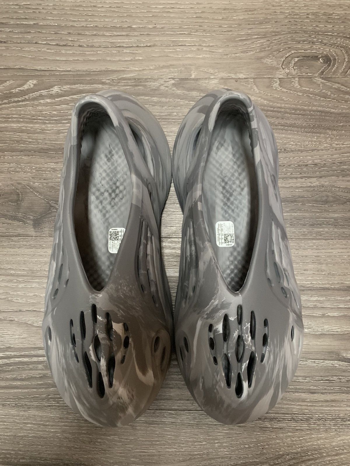 Adidas × Kanye West × Yeezy Yeezy Foam Runner MX Granite Size US 10 / EU 43 - 6 Thumbnail