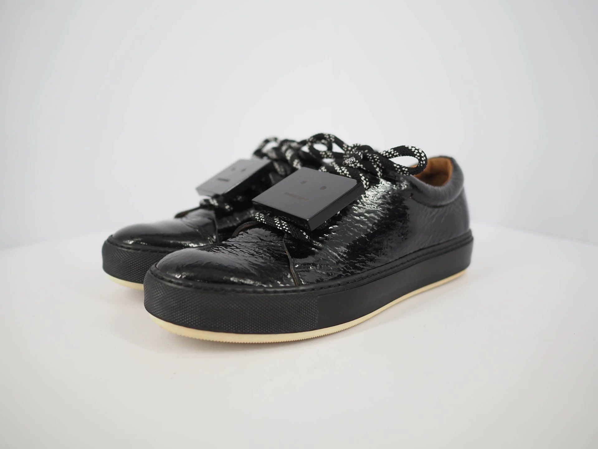 Acne Studios ACNE Black Smiley Face Pleated Patent Leather Low-Top Shoes Size US 6.5 / EU 39-40 - 2 Thumbnail
