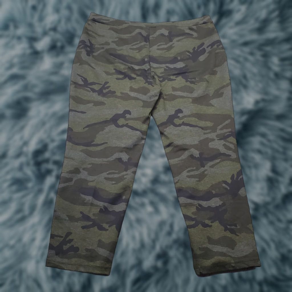 Vintage Susan Graver Pants Womens XL Multi Camouflage Ankle Button Straight Leg Pull On Size 40" / US 18 - 1 Thumbnail