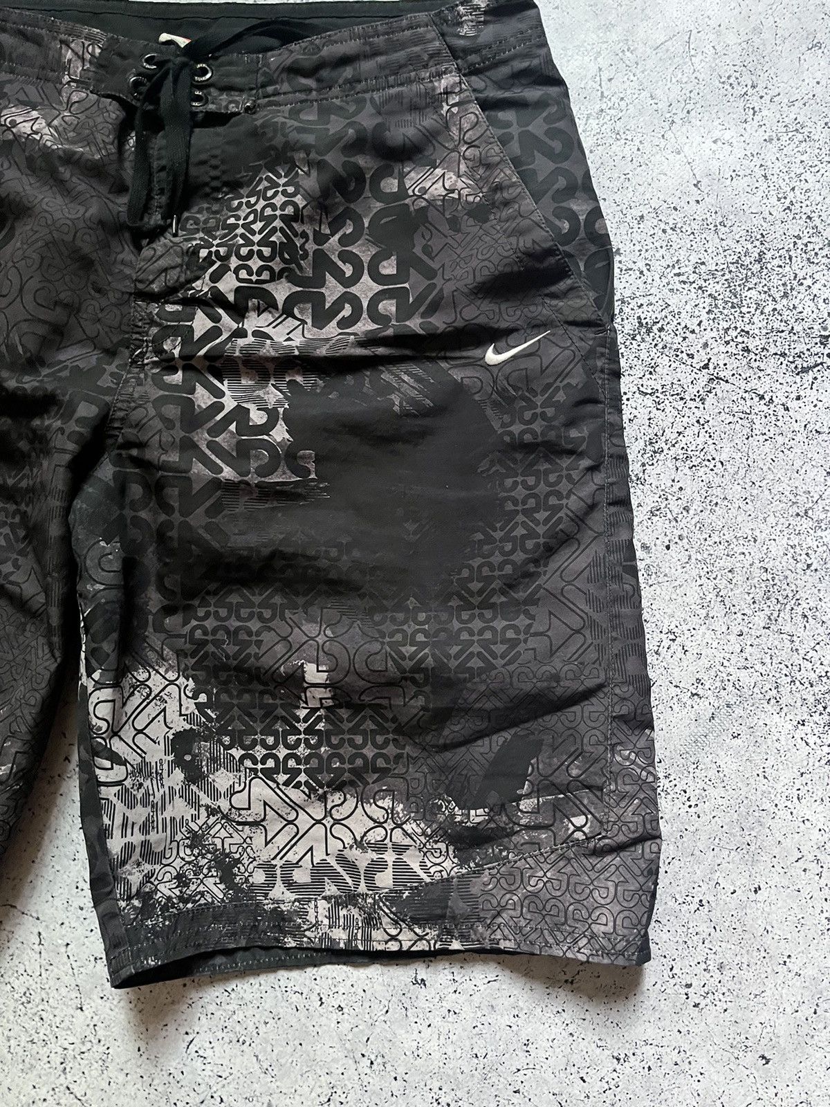 Nike × Vintage Vintage Nike Shorts Mini Swoosh Monogram Y2K USA Swimwear Size US 32 / EU 48 - 2 Thumbnail