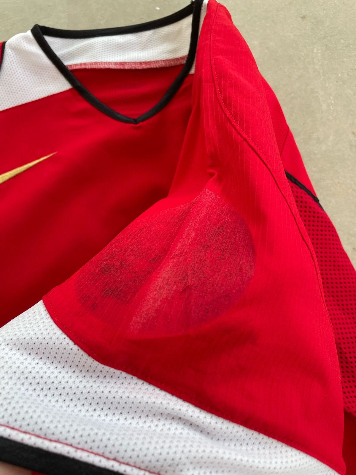 Nike VINTAGE URAWA RED DIAMONS 2005/2006 HOME JERSEY Size US S / EU 44-46 / 1 - 6 Thumbnail