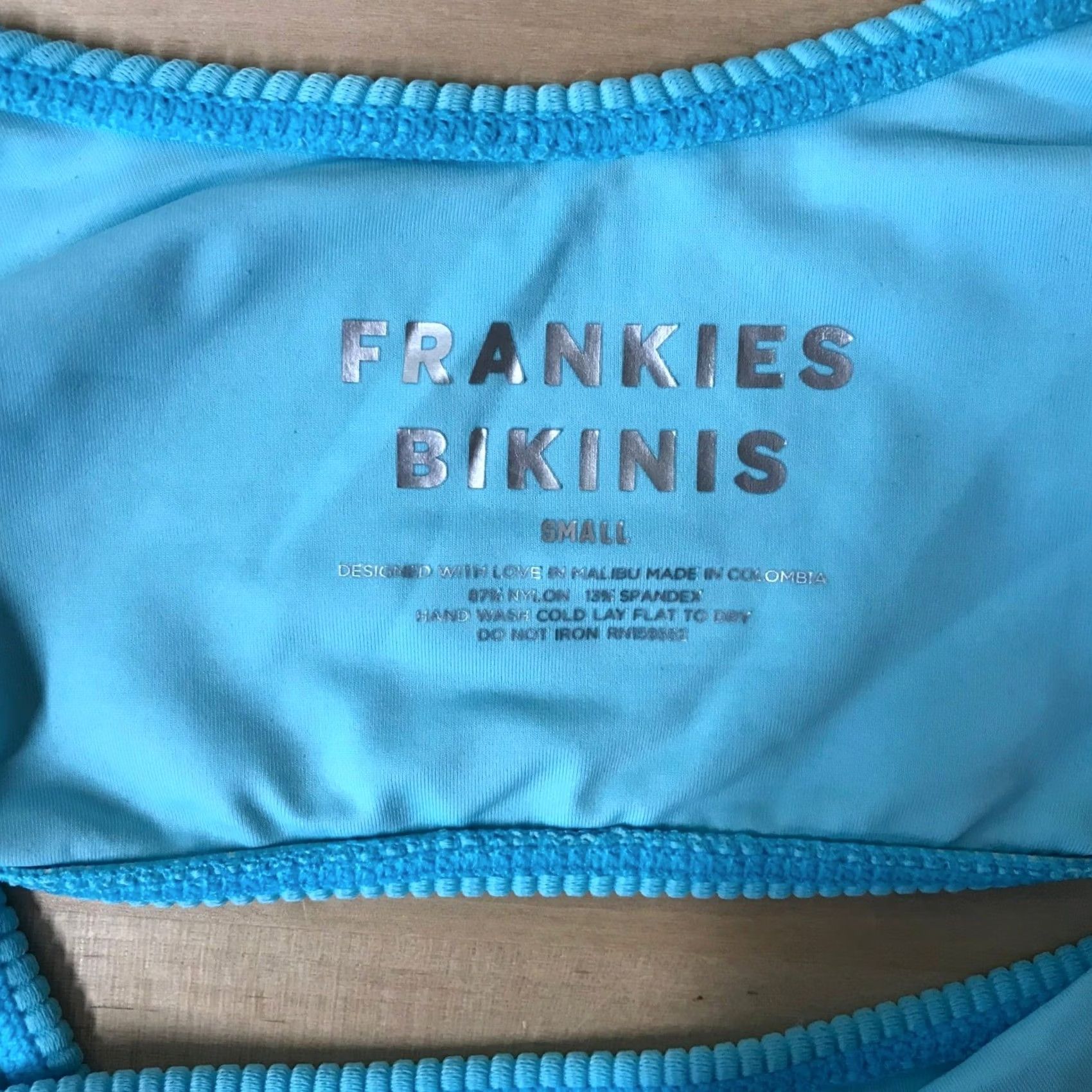 Vintage Frankies Bikinis Womens Small Blue Ribbed Scoop Neck Bikini Top Swimwear Size S / US 4 / IT 40 - 7 Thumbnail