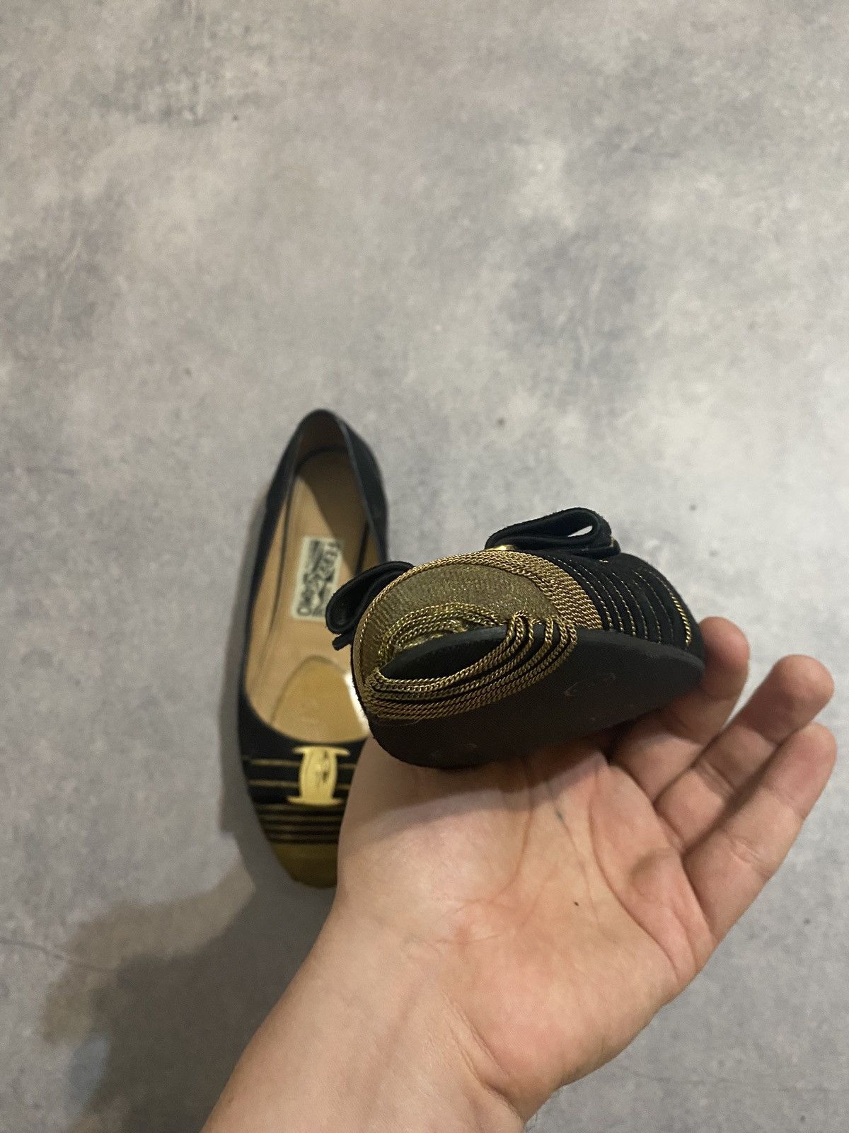 Salvatore Ferragamo × Vintage Salvatore Ferragamo Ballet Flats Gold Size US 7.5 / IT 37.5 - 4 Thumbnail