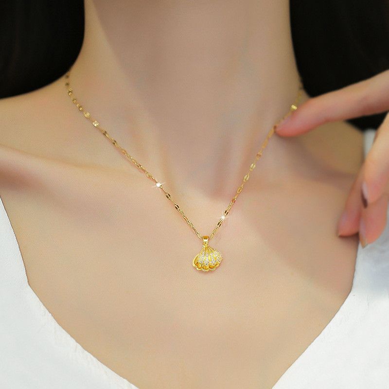 Jewelry Luxury Gold Shell With Pearl Necklace Size ONE SIZE - 5 Thumbnail