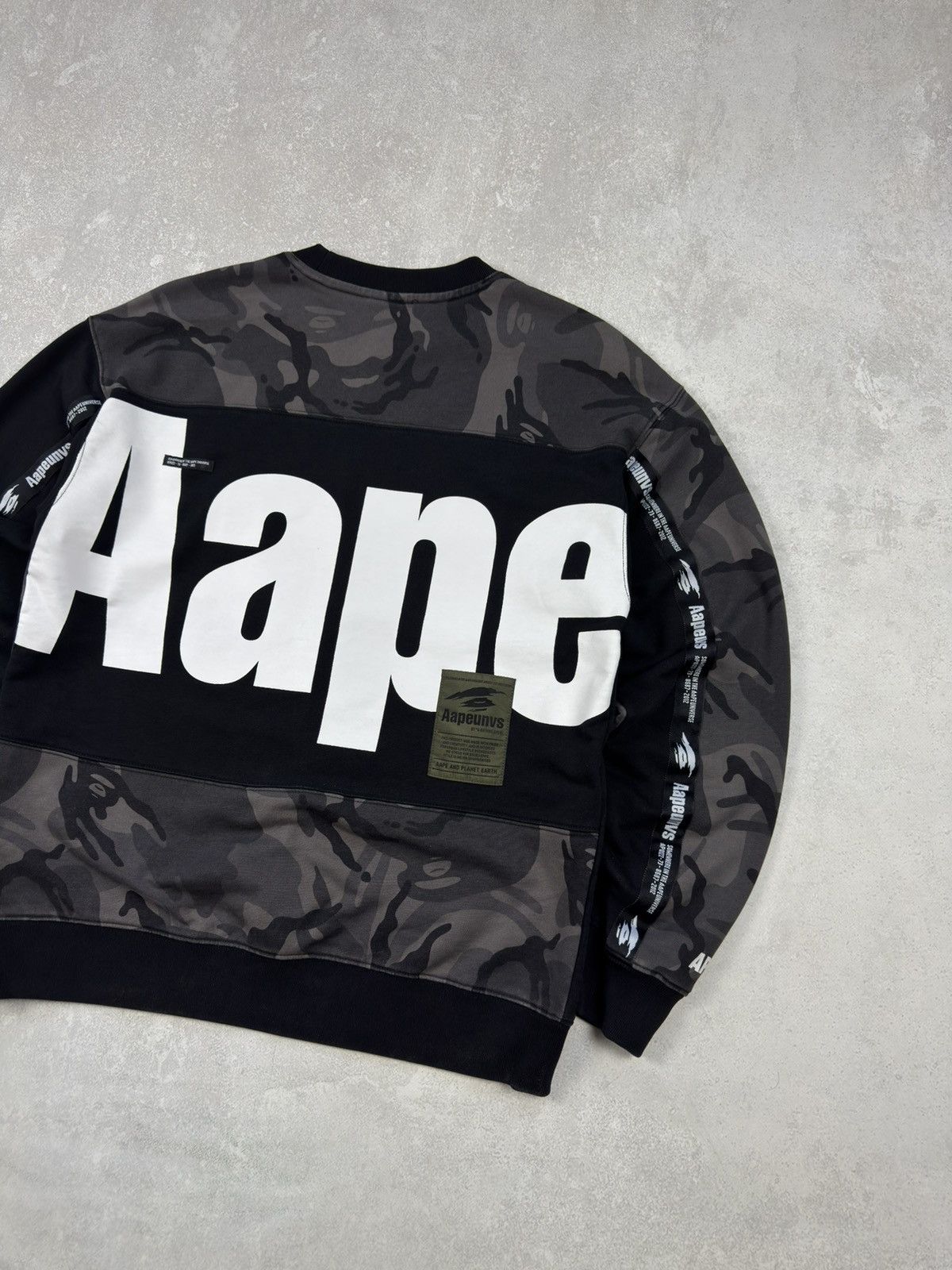 Aape AAPE BY A BATHING APE Apunvs Bape Camo Big Logo Sweatshirt Size US M / EU 48-50 / 2 - 4 Thumbnail