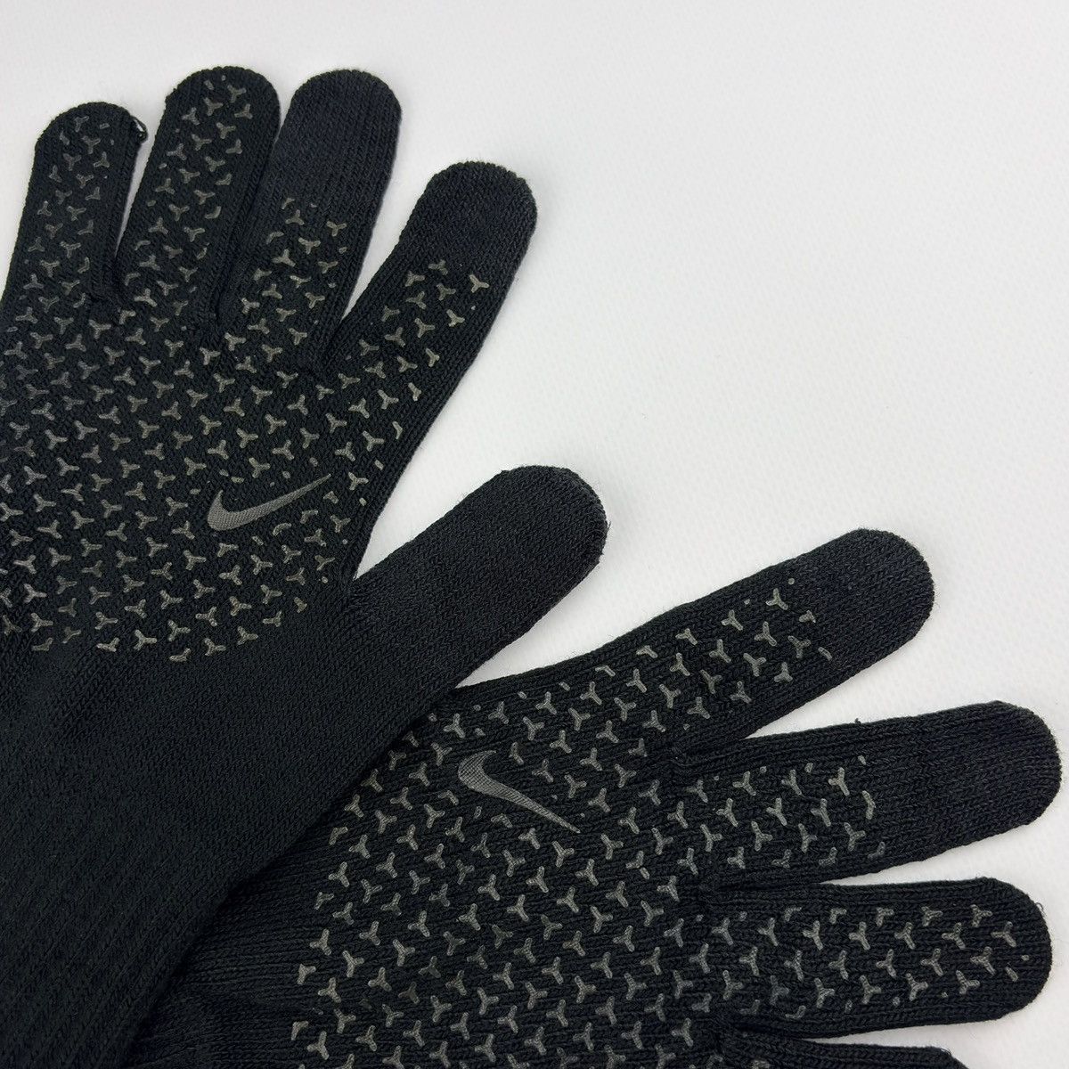 Nike Nike Knitted Gloves Swoosh Size ONE SIZE - 10 Thumbnail