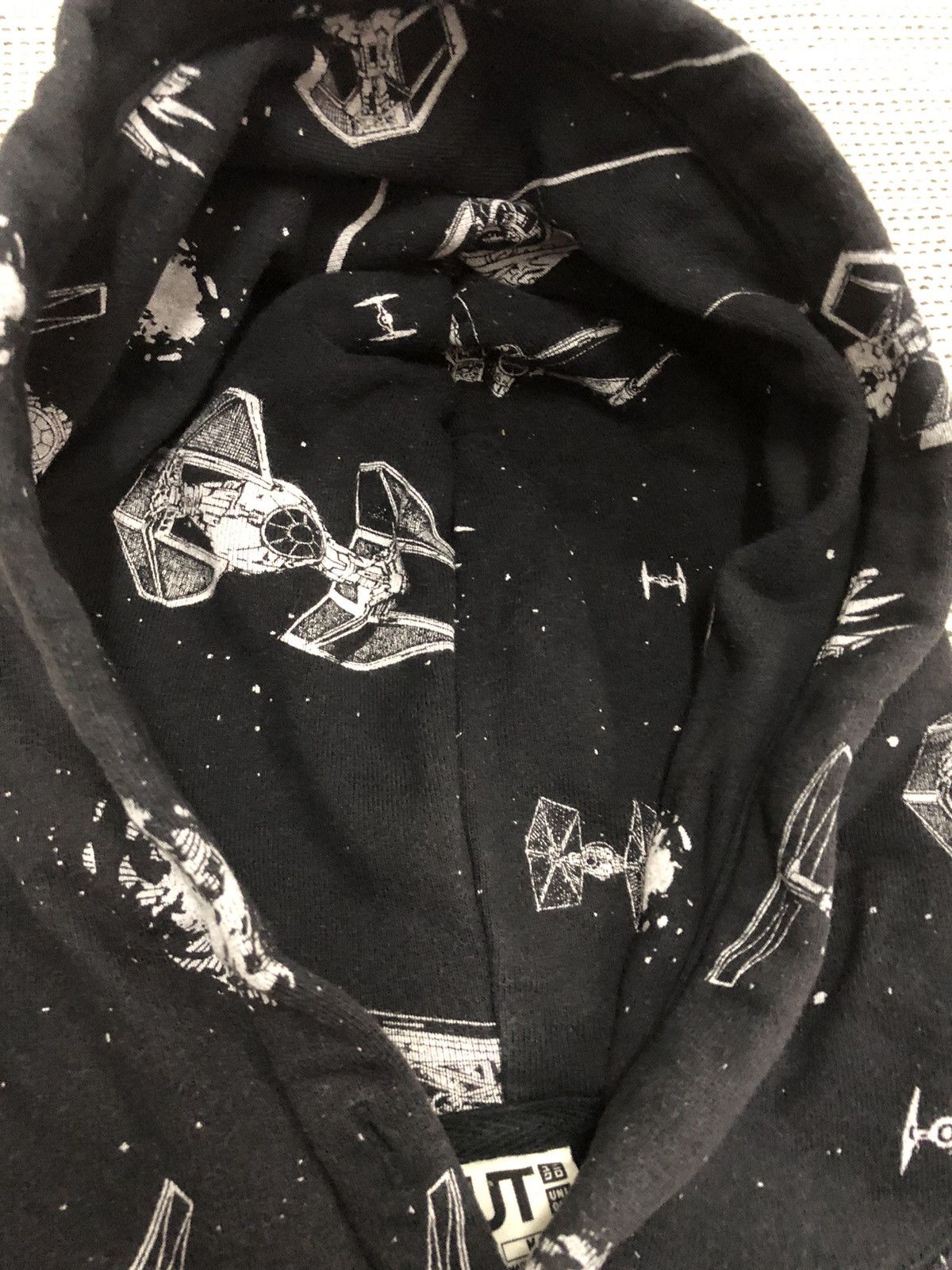 Star Wars × Uniqlo RARE FULLPRINT STAR WARS CHARACTERS LOGO HOODIES Size US M / EU 48-50 / 2 - 5 Thumbnail