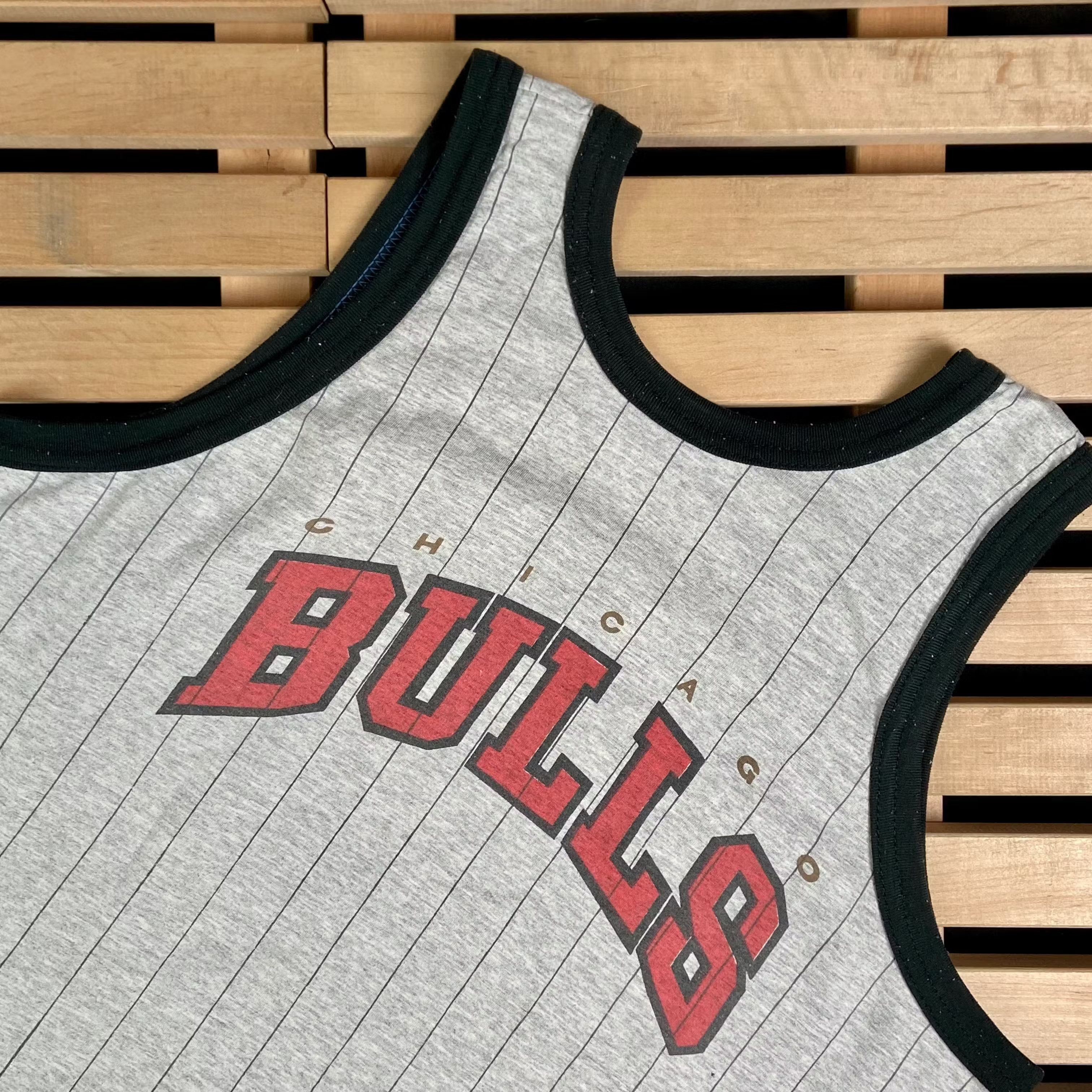 NBA × Vintage Mens Vintage t Shirt Chicago Bulls Sleeveless Size M Size US M / EU 48-50 / 2 - 5 Thumbnail