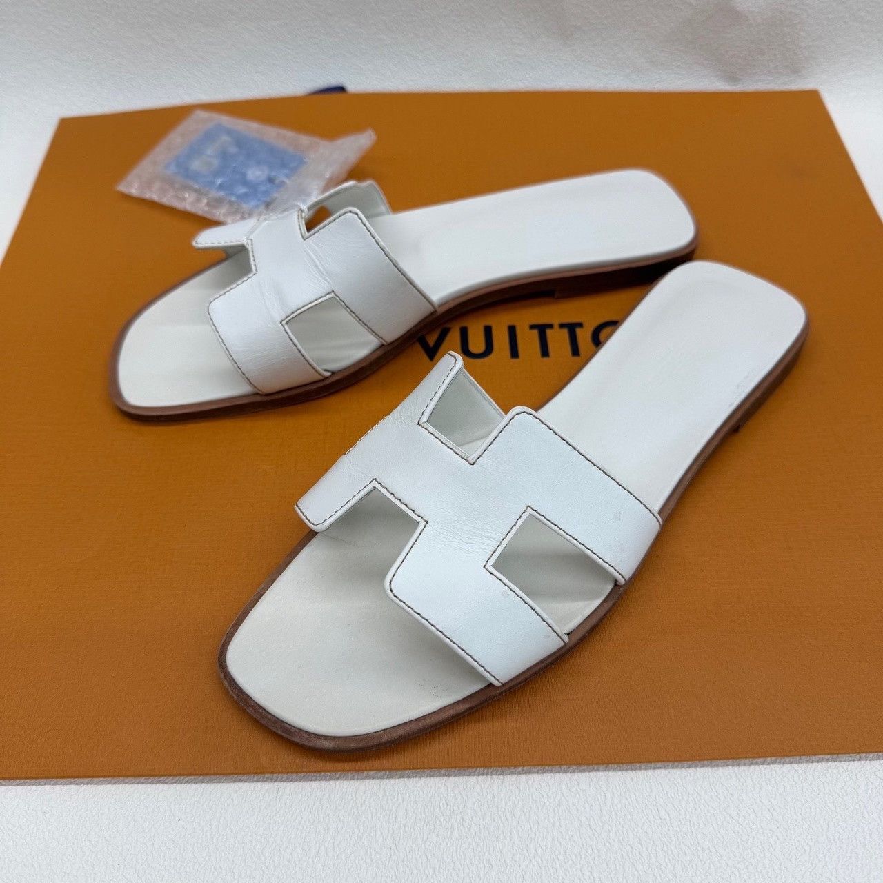 Hermes Hermes White Sandals us_8-5 Women Size US 8.5 / IT 38.5 - 1 Thumbnail