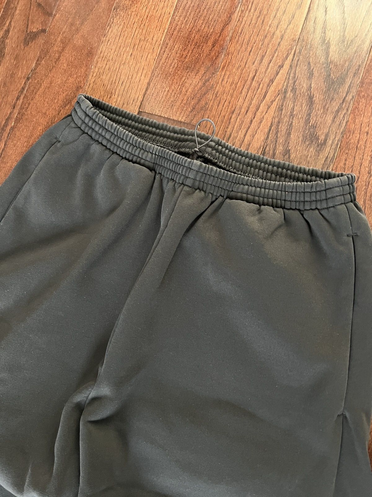 Balenciaga × Gap × Yeezy Yeezy Gap Balenciaga Baggy Wide Leg Sweatpants Size US 30 / EU 46 - 3 Thumbnail