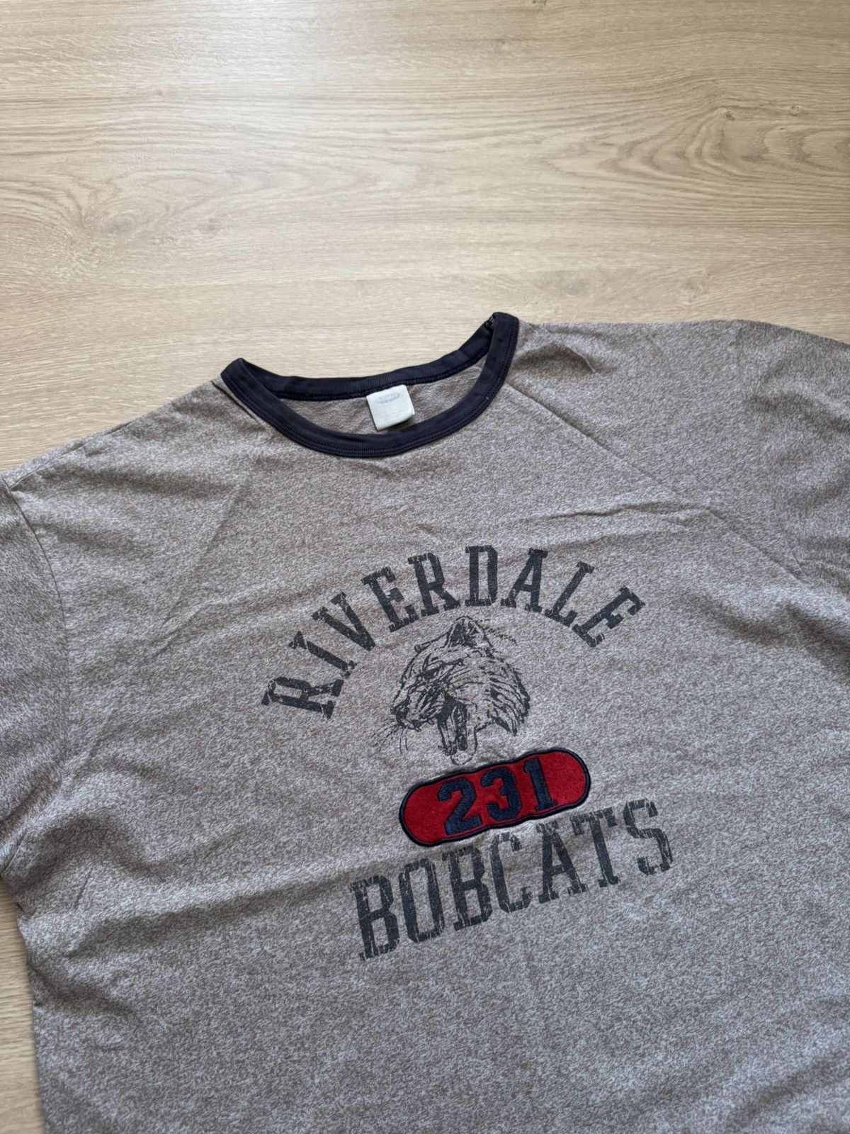 Old Navy Vintage 00s Old Navy American College Riverdale Bobcats Tee Size US XL / EU 56 / 4 - 2 Thumbnail