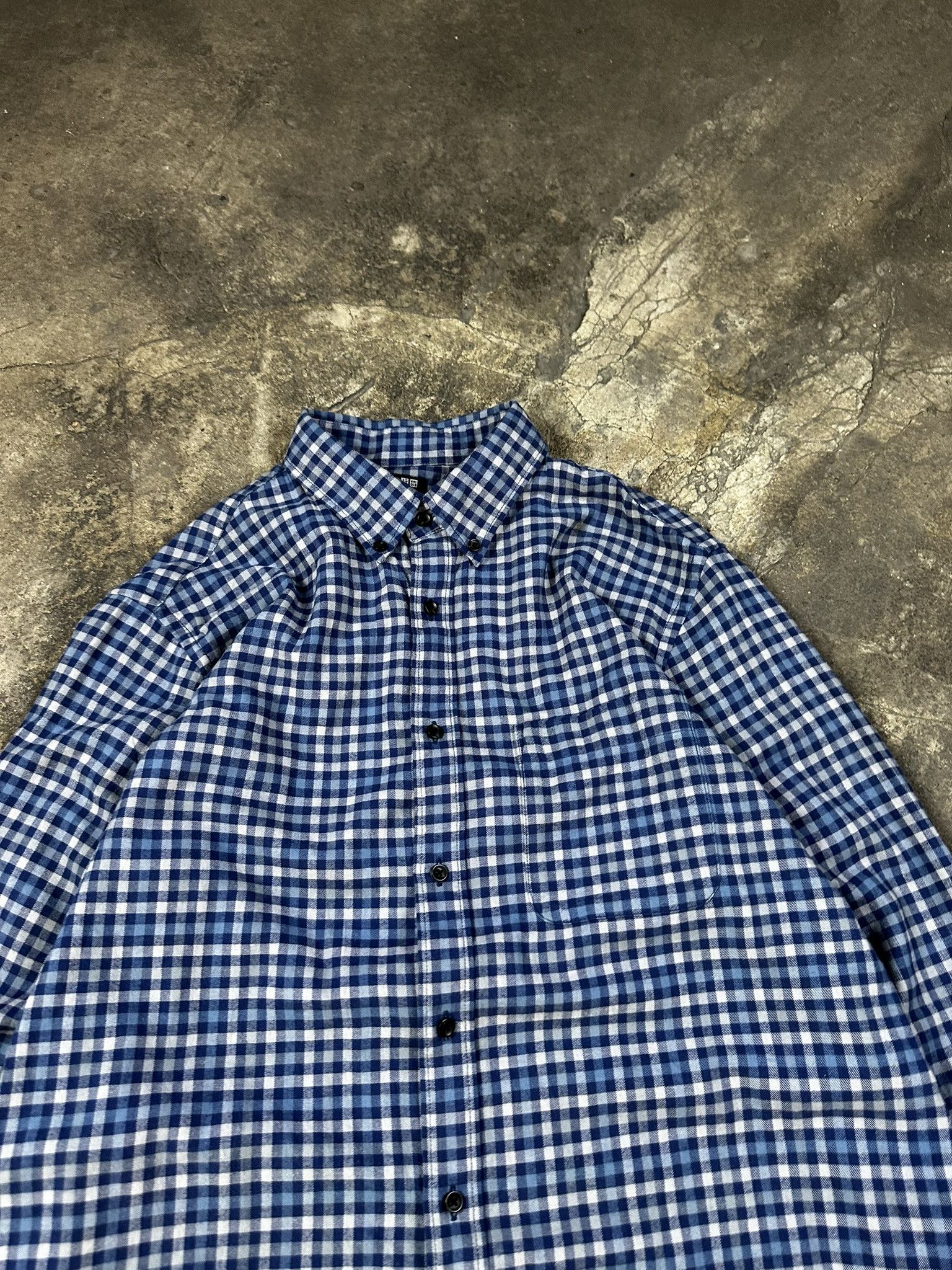 Uniqlo Uniqlo Checked Flannel Button Up Shirt Size US M / EU 48-50 / 2 - 2 Thumbnail