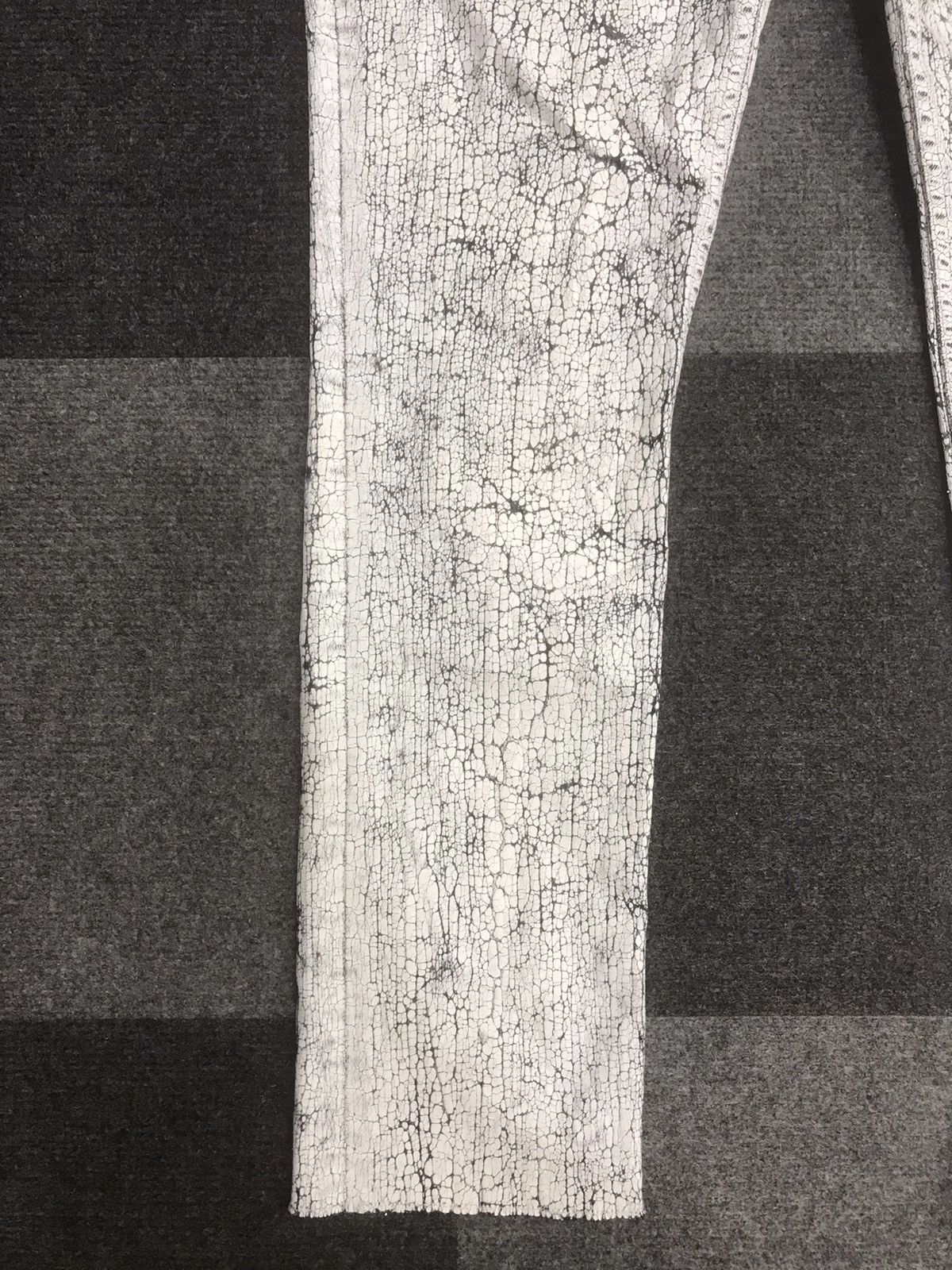 Fagassent Toshiki Aoki Cracked Paint Skinny Cropped Pant Handmade by TOSHIKI AOKI Size US 31 - 7 Thumbnail