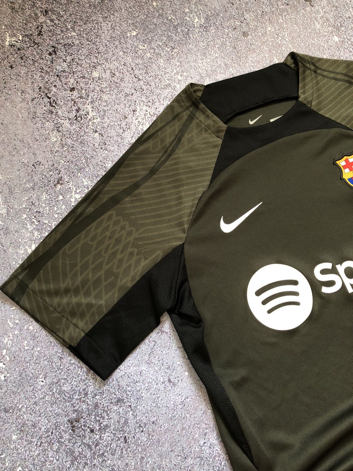Nike Nike F.C Barcelona 22/23 Spotify Soccer Jersey Tee Size US S / EU 44-46 / 1 - 2 Thumbnail