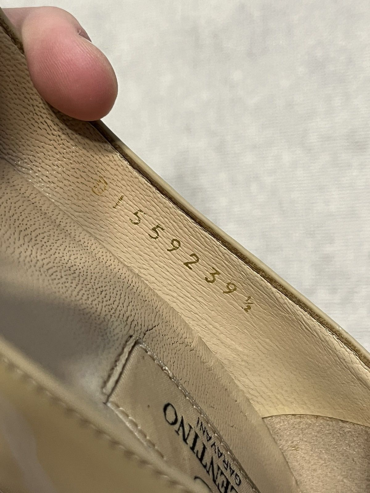 Valentino Valentino Womens Pump Heels Beige Vintage Shoes Sz 39.5 Size US 8.5 / IT 38.5 - 16 Thumbnail