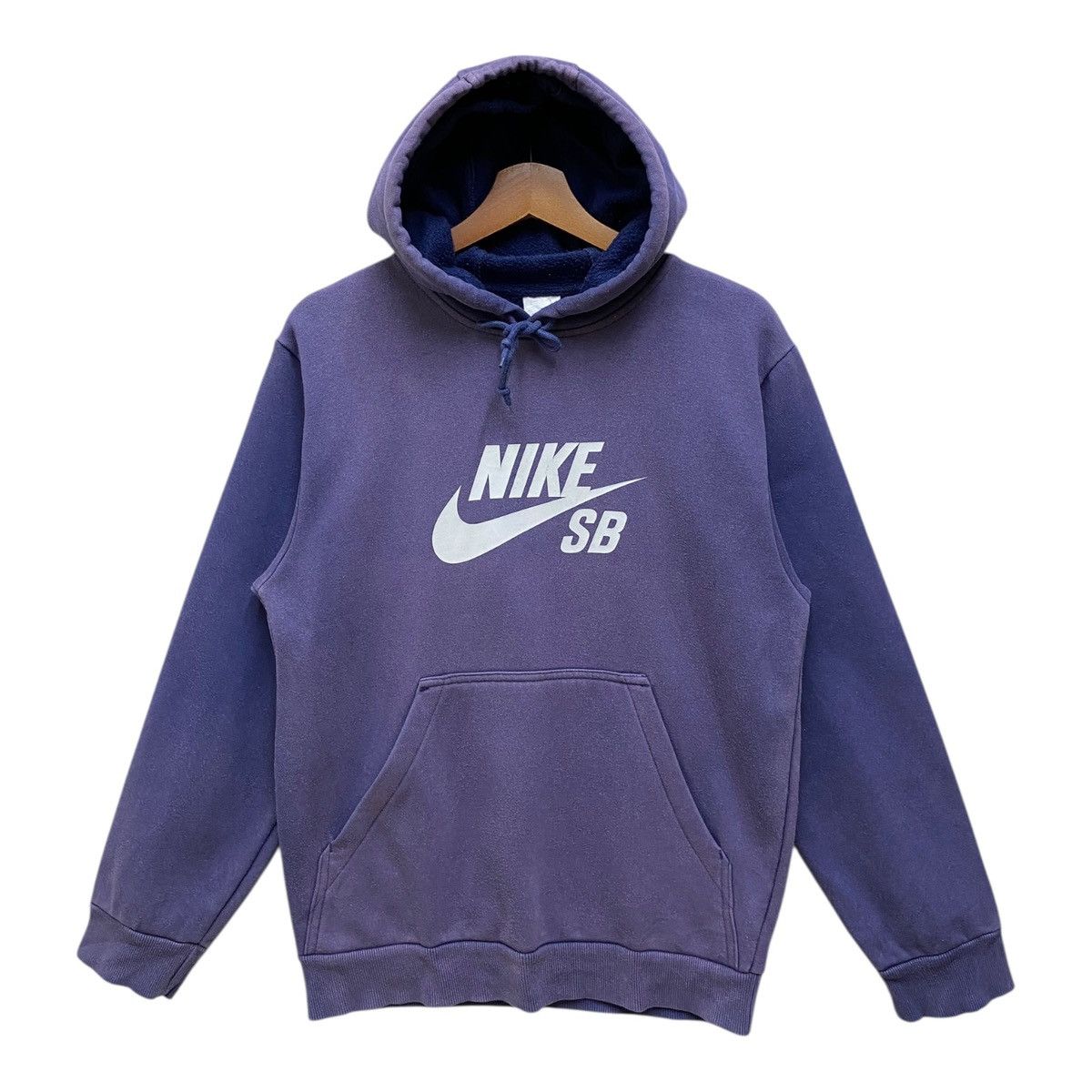 Nike SB Vintage Nike SB Hoodie Faded Purple Center Logo Size S Size US S / EU 44-46 / 1 - 11 Thumbnail