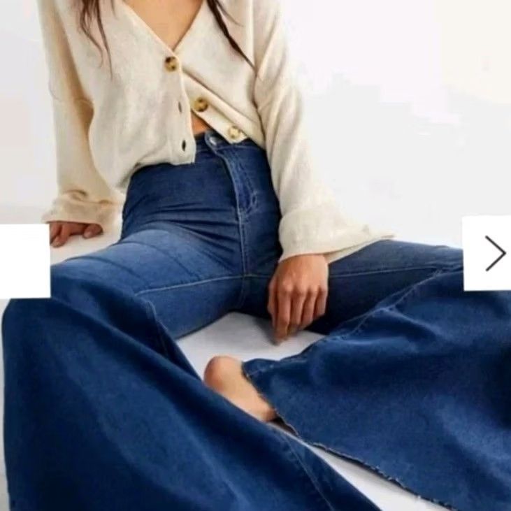 Free People VINTAGE Free People Just Float On Bell Bottom Flare Jeans Blue Inseam 33" Hippie Floral 60s 70s Women Mens Women Size 26" / US 2 / IT 38 - 2 Thumbnail