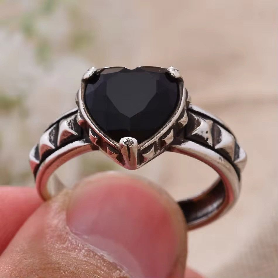 Jewelry Love Heart Crystal Ring Size ONE SIZE - 1 Thumbnail