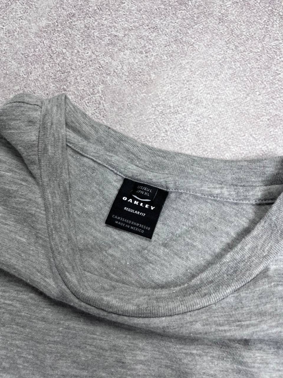 Oakley × Vintage Vintage Oakley Basic Small Logo T-shirt L Size US L / EU 52-54 / 3 - 4 Thumbnail