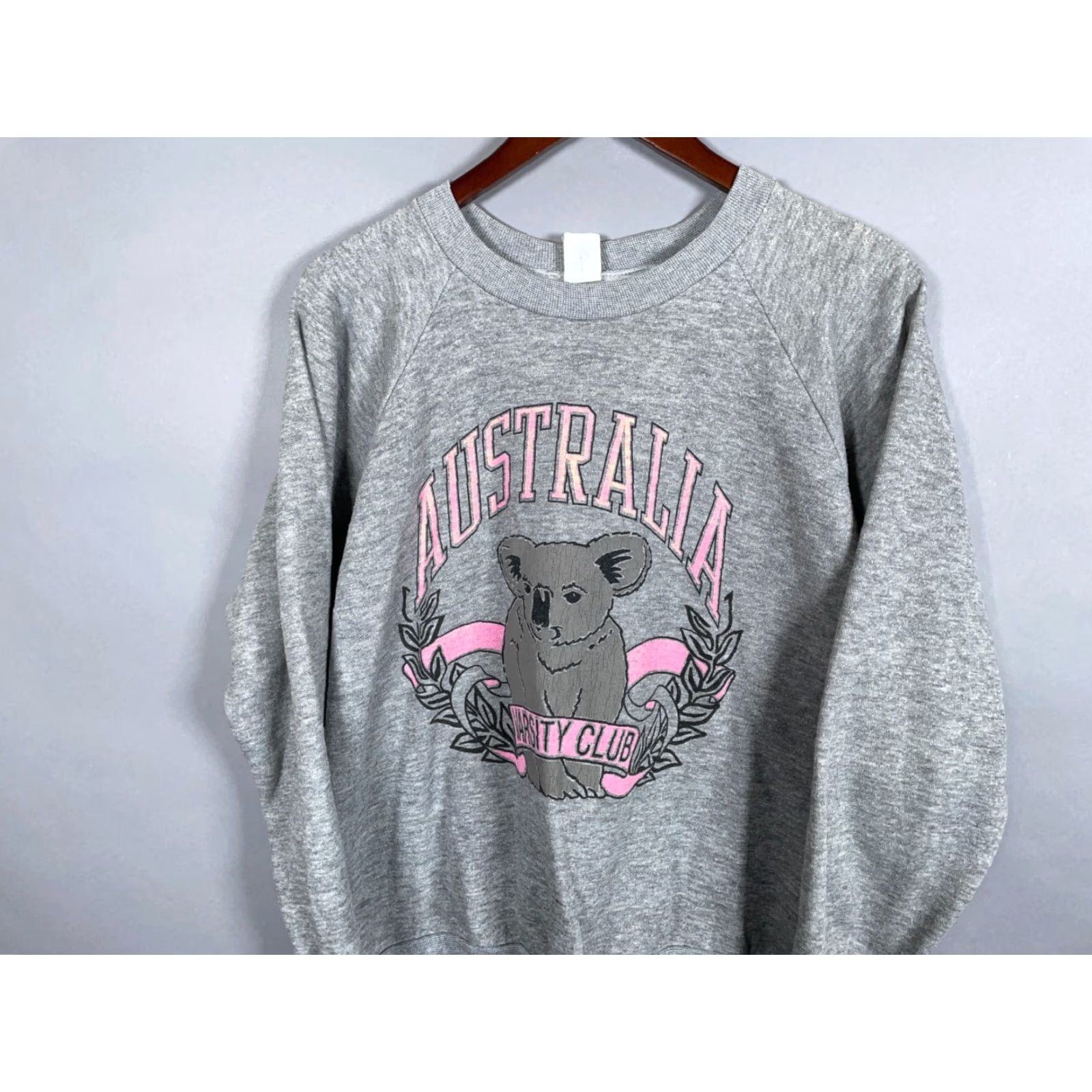 Vintage VINTAGE Healthknit 80s Australia Varsity Club Sweatshirt Adult L Gray Graphic Print Pullover Crew Neck Raglan Sleeve Mens Size US L / EU 52-54 / 3 - 4 Thumbnail