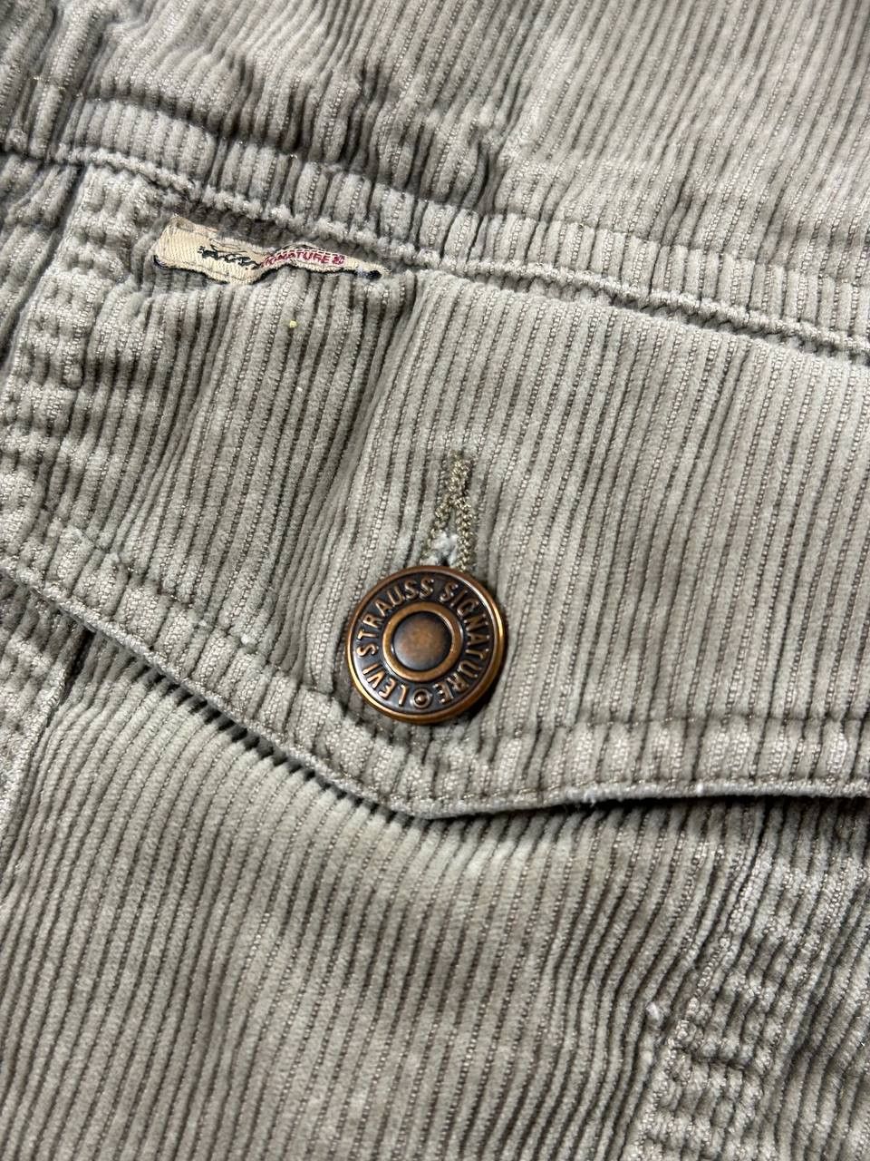 Levi's Vintage Levi's Corduroy Sherpa Trucker Jacket Size US L / EU 52-54 / 3 - 7 Thumbnail
