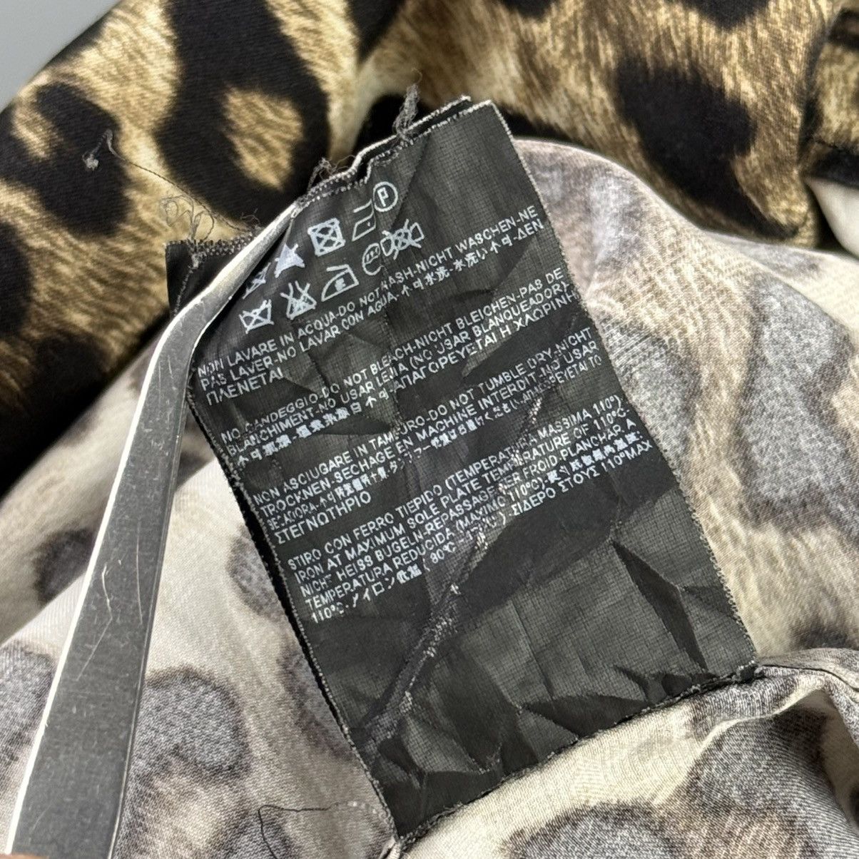 Saint Laurent Paris Saint Laurent Paris - A/W14 - Silk Leopard Print Shirt Size US L / EU 52-54 / 3 - 14 Thumbnail