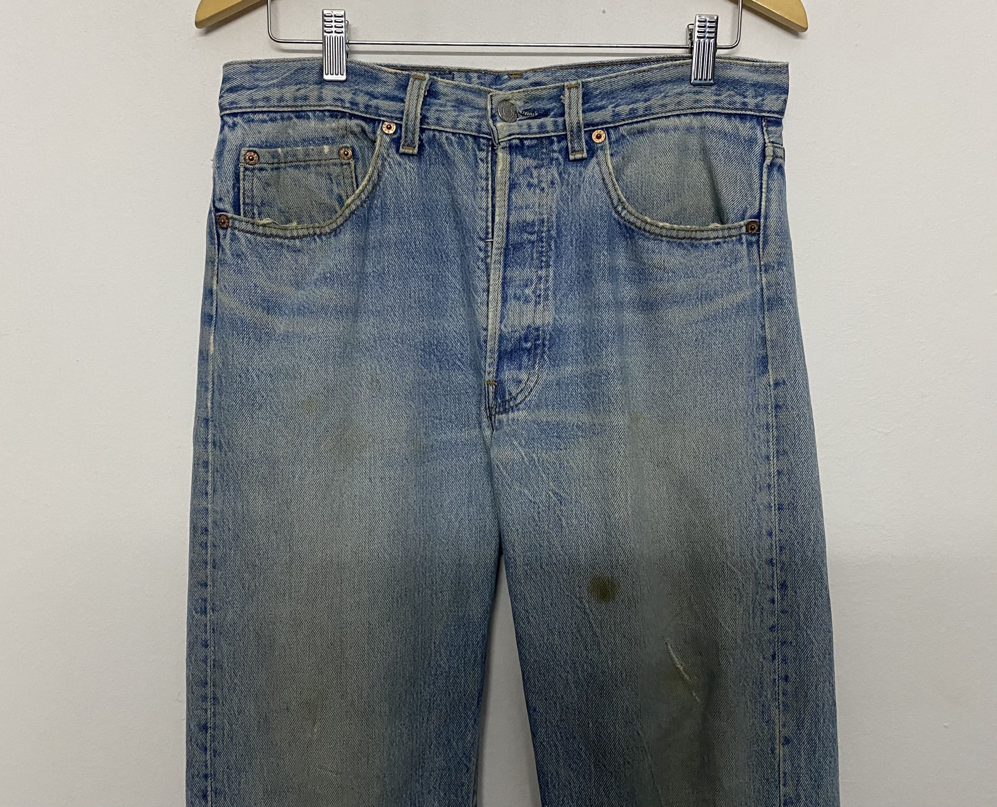 Levi's Vintage Clothing Vintage 90s Levi's 501 Light Wash Jeans Made in USA Size US 32 / EU 48 - 3 Thumbnail