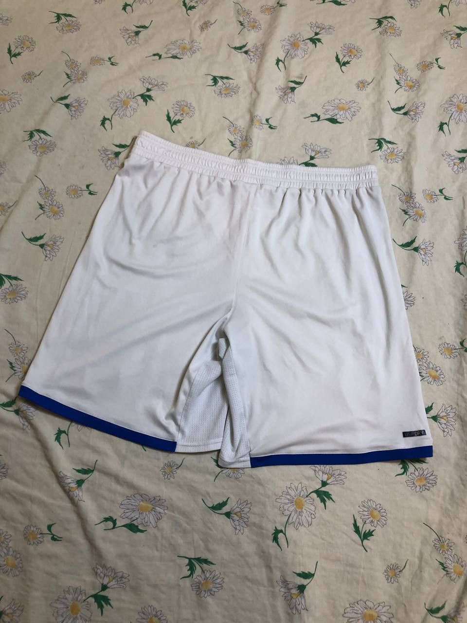 Puma ITALY 2012/2013 AWAY FOOTBALL SHORTS PUMA SIZE L ADULT Size US 34 / EU 50 - 17 Thumbnail