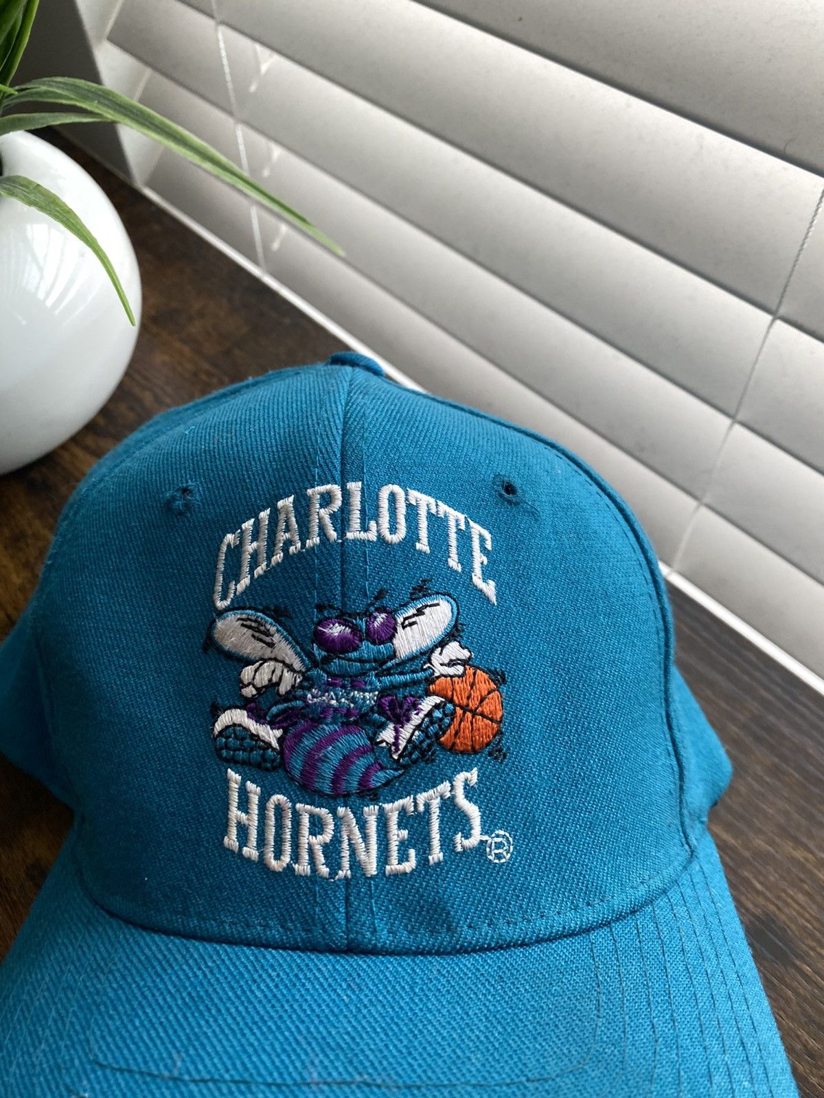 NBA Vintage 90s Starter Charlotte Hornets Hat Size ONE SIZE - 2 Thumbnail