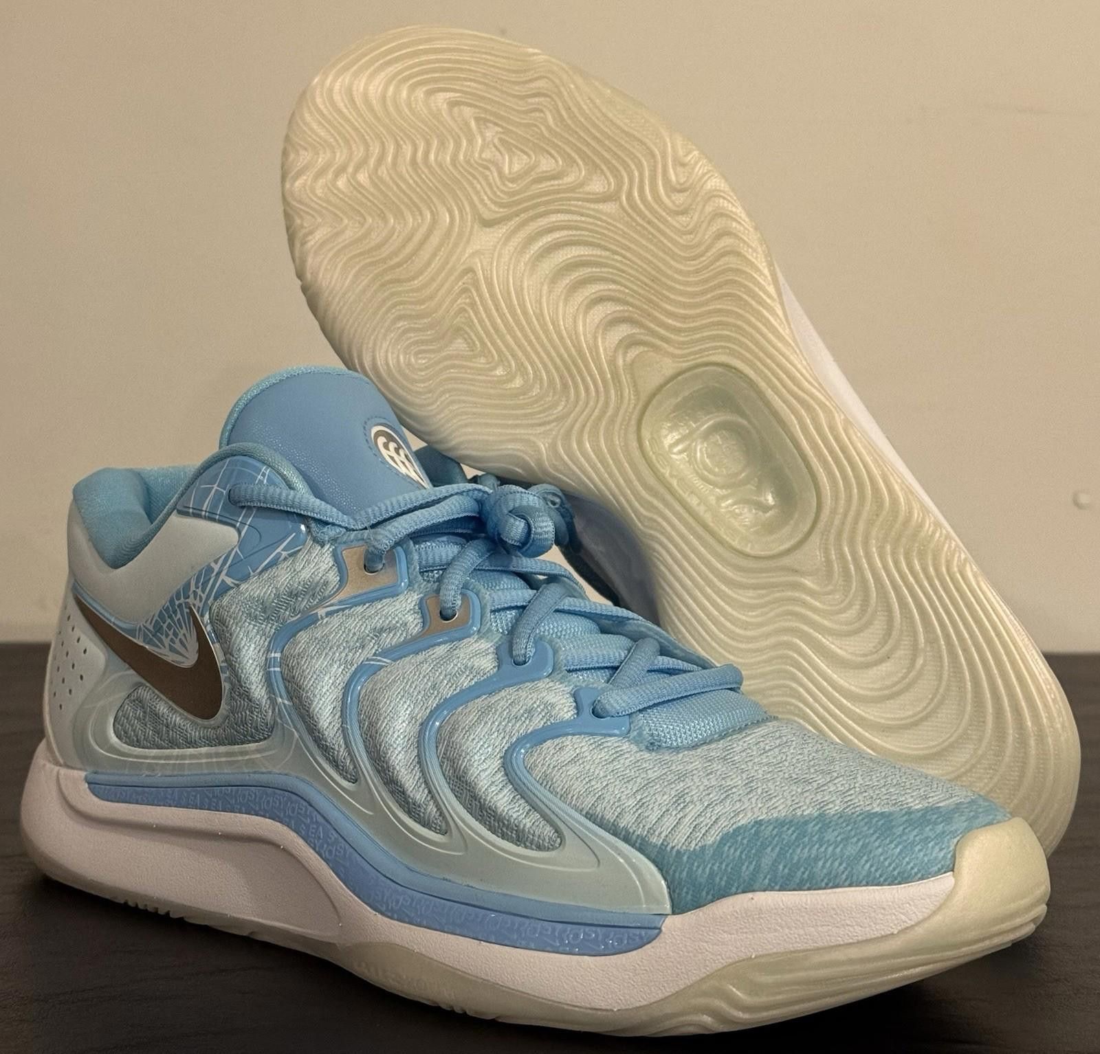Nike Size 11 - Nike KD 17 Christmas Pack Size US 11 / EU 44 - 6 Thumbnail