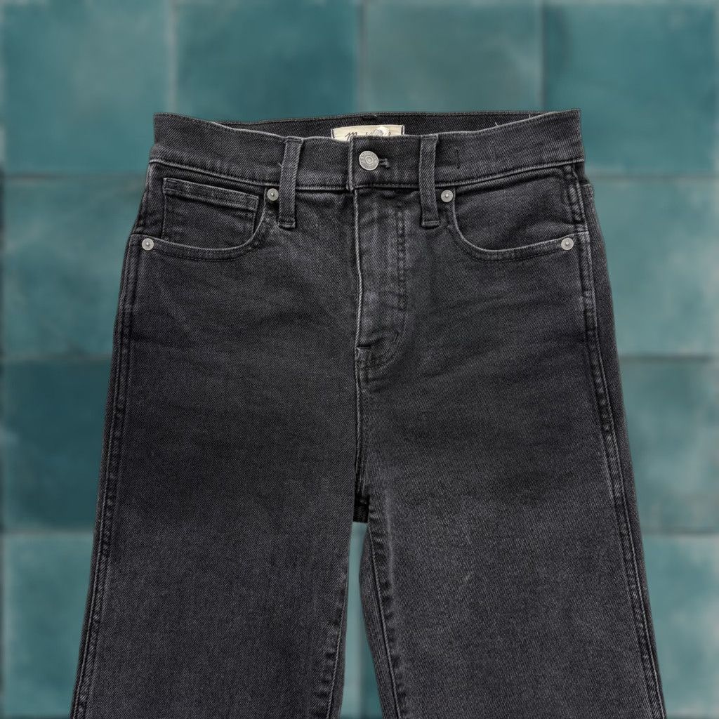 Madewell Madewell Jeans Flared Jeans Womens 25P Black Charcoal Wash Stretch High Rise 5-Pocket Denim Size 42" / US 20 - 1 Thumbnail
