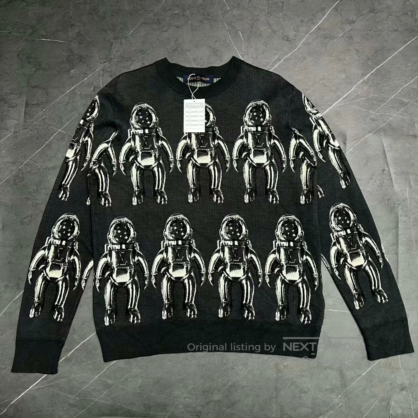 Louis Vuitton louis vuitton astronaut knit sweater in black. Size US M / EU 48-50 / 2 - 1 Thumbnail