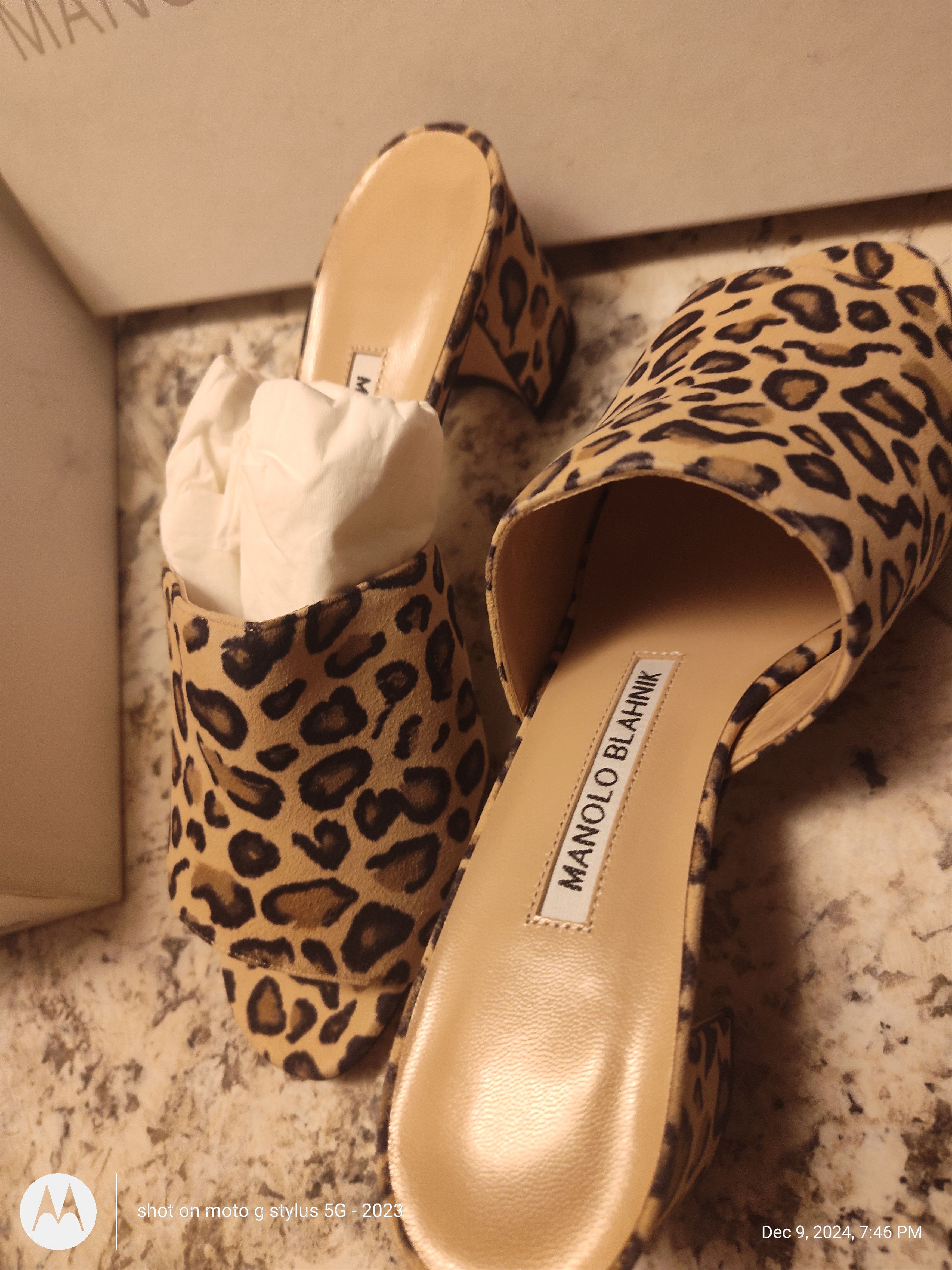MANOLO BLAHNIK