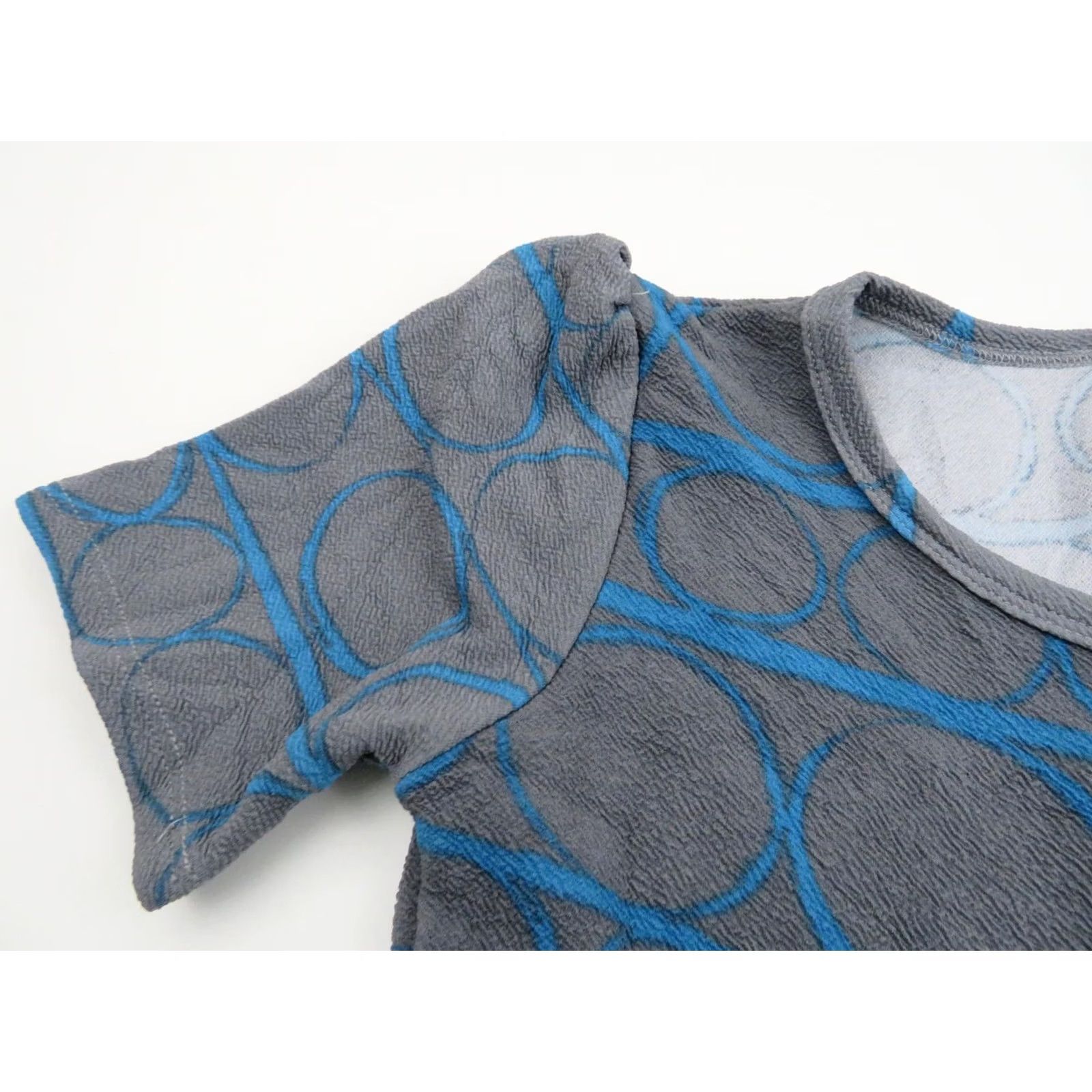 Vintage LULaROE Amelia Dress 2XS Gray Blue Unicorn Circles Fit & Flare Short Sleeve Knee Length Geometric Vintage Pattern Women Size XXS / US 00 / IT 34 - 6 Thumbnail