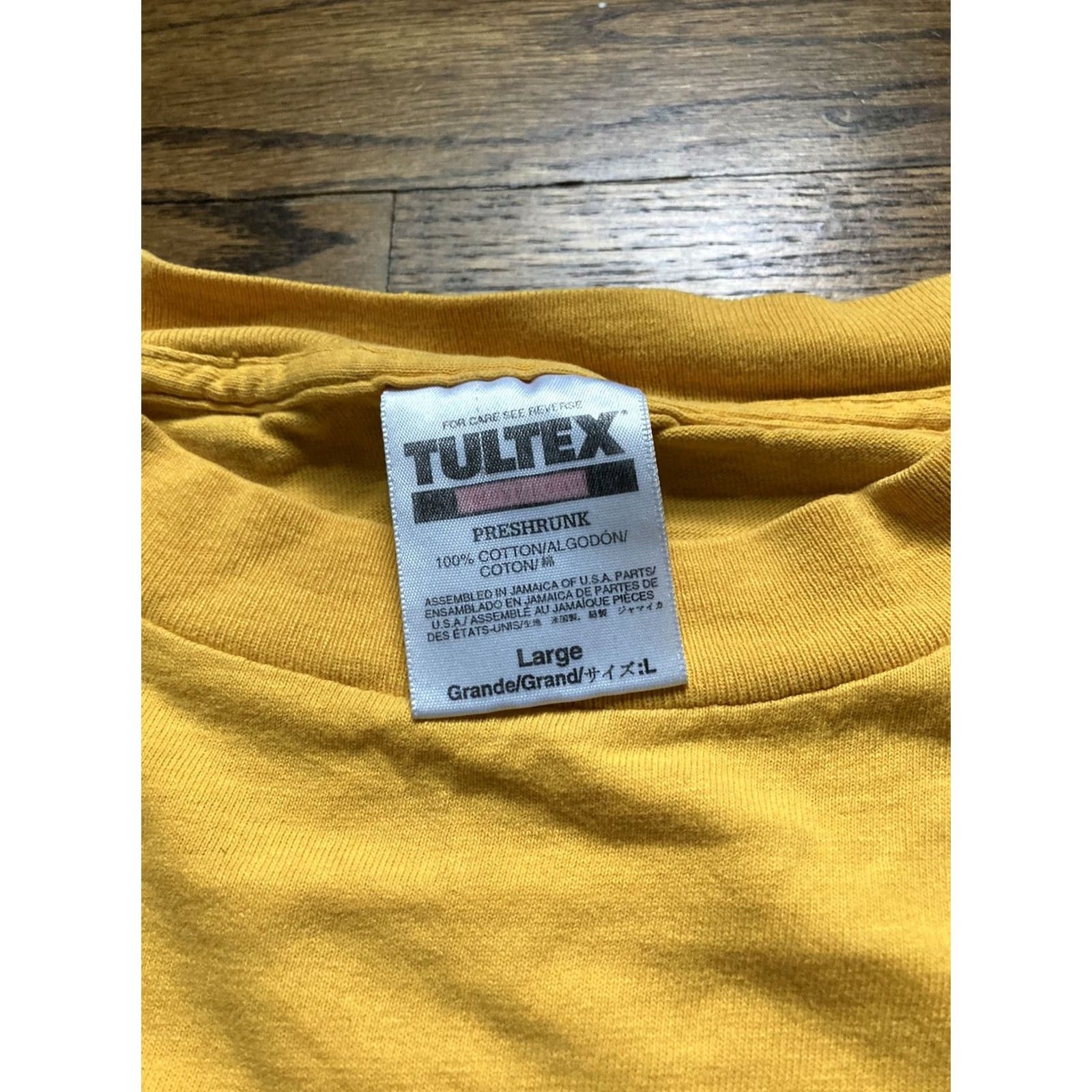 Tultex VINTAGE Mickey Mouse & Minnie Mouse T Shirt Tultex Yellow Large Regular Crew Neck Short Sleeve Men 90s Disney Love Hearts Size US L / EU 52-54 / 3 - 3 Thumbnail
