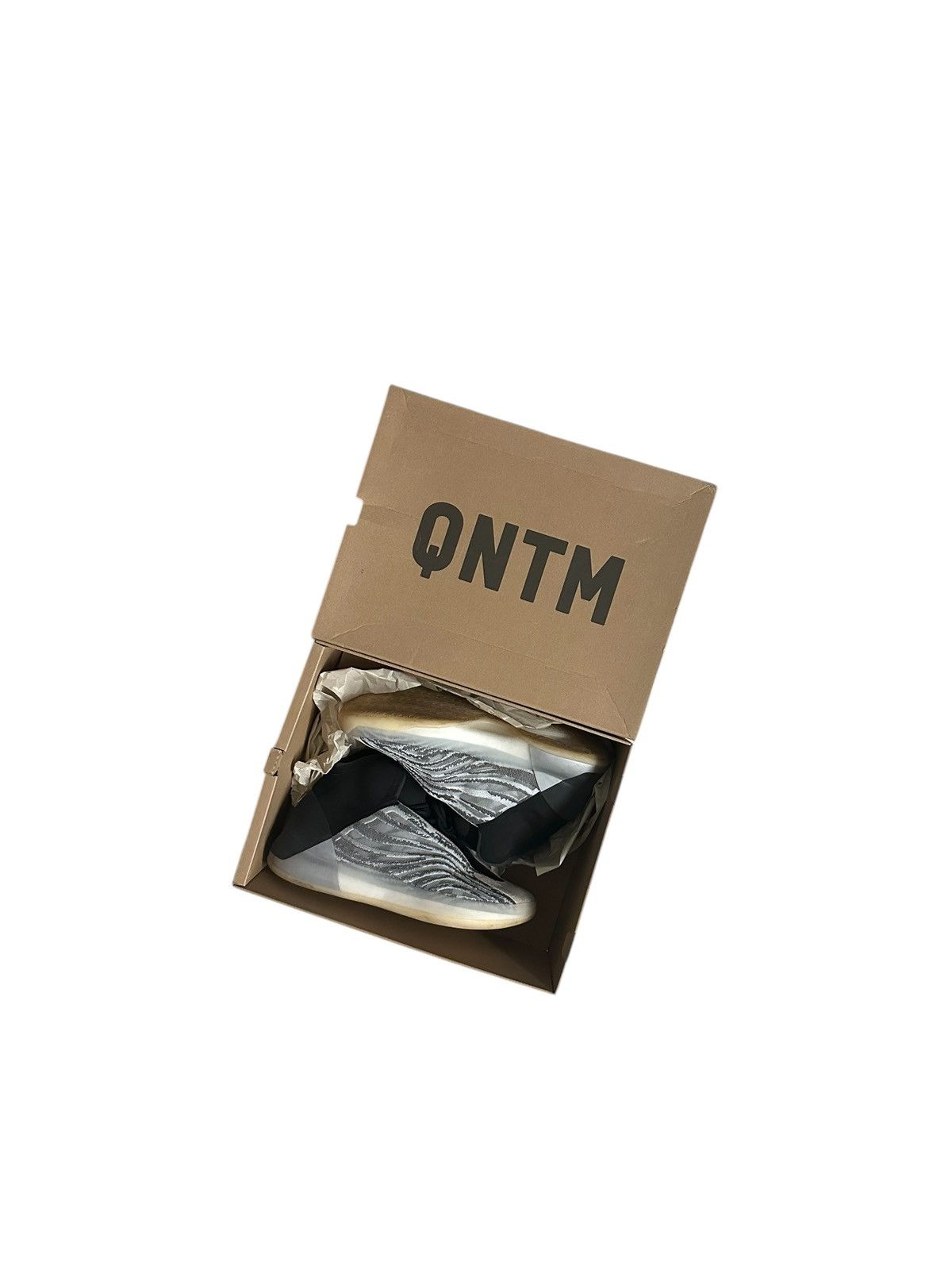 Adidas YZY QNTM Size US 11 / EU 44 - 1 Thumbnail