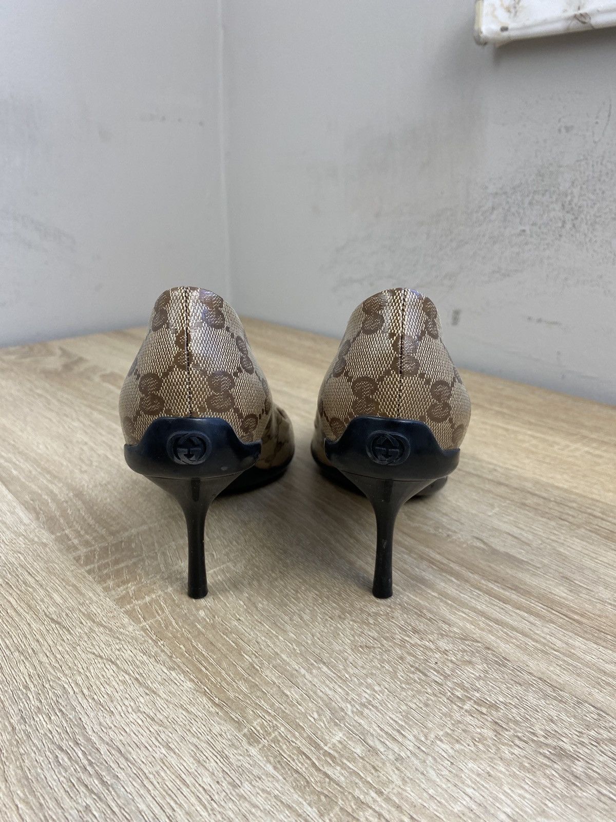 Gucci Gucci Vintage Y2K Beige GG Monogram Pumps Rare Retro Hype Size US 7 / IT 37 - 4 Thumbnail