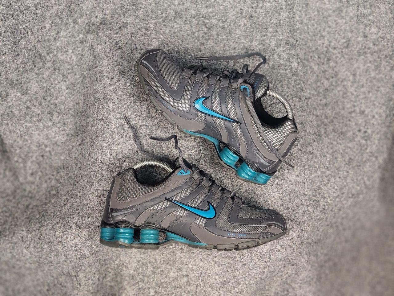 Nike Vintage Nike Shox NZ Cool Grey Cyber Y2K Style Sneakers Size US 7 / IT 37 - 7 Thumbnail