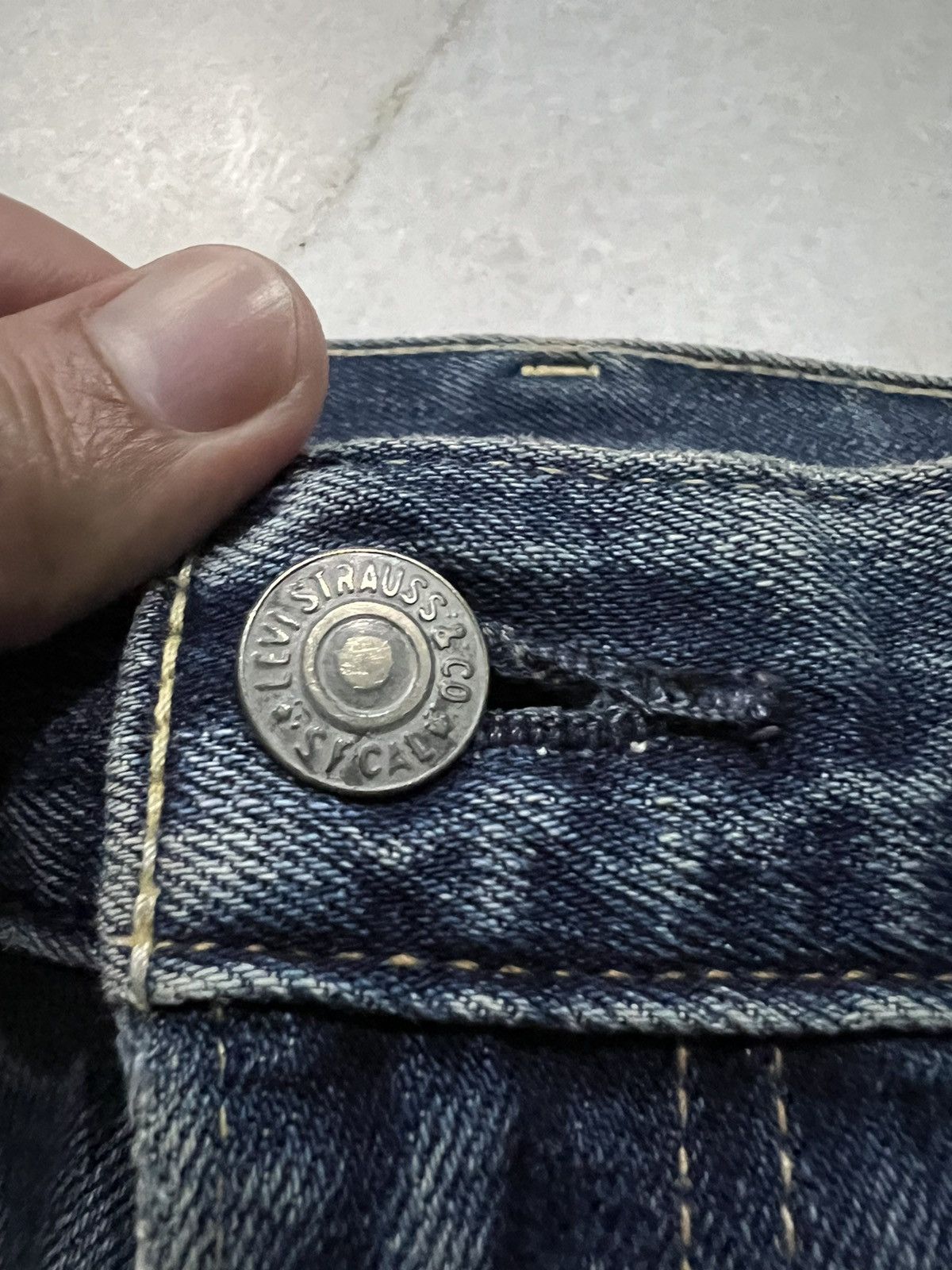 Levi's Vintage Levis 502 Faded Blue Distress Jeans Size US 31 - 15 Thumbnail