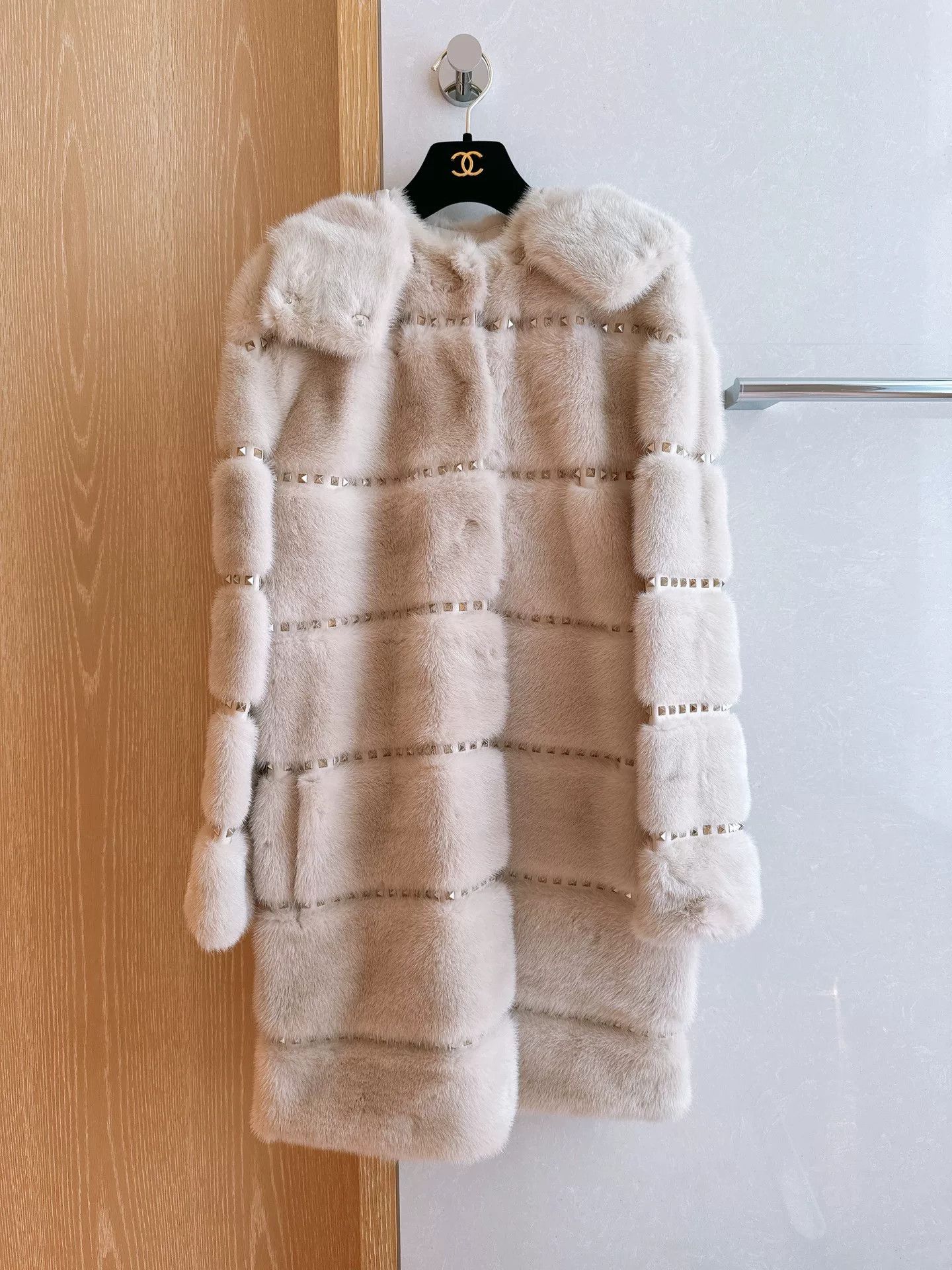 Valentino Valentino Mink Fur Coat with Rivets Size S / US 4 / IT 40 - 1 Thumbnail