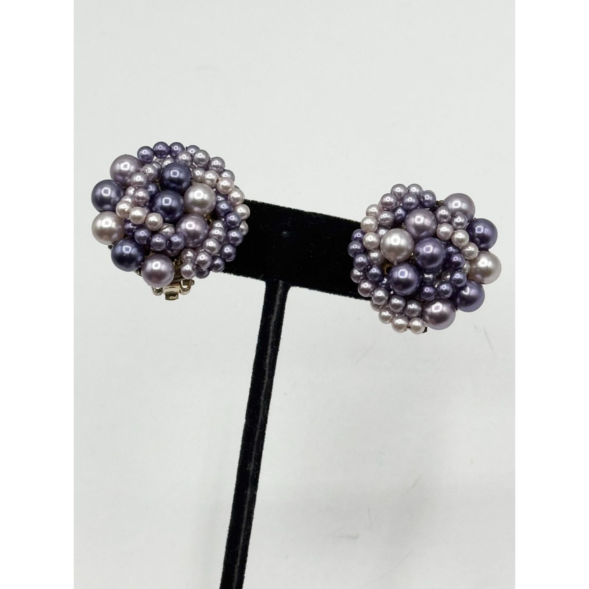 Vintage Vintage purple Japan faux pearl cluster clip on earrings Size ONE SIZE - 3 Thumbnail