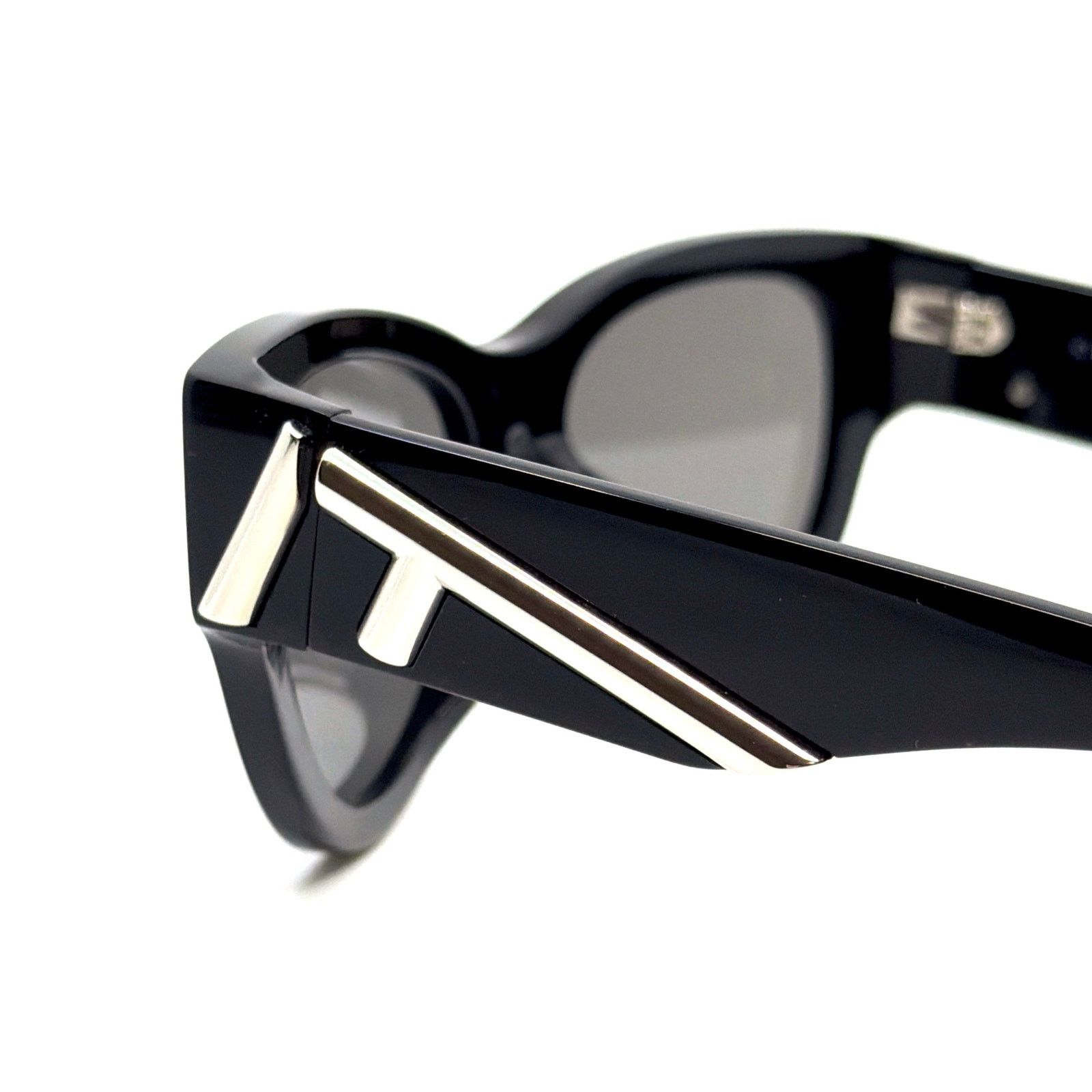 Fendi New!!! FENDI Sunglasses FE40135F 01A Authentic Size ONE SIZE - 7 Thumbnail