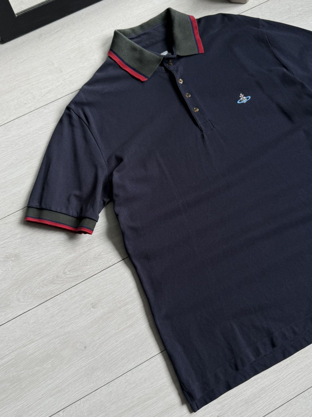 Vivienne Westwood Vivienne Westwood Embroidered Logo Polo T-shirt Size US XXL / EU 58 / 5 - 2 Thumbnail