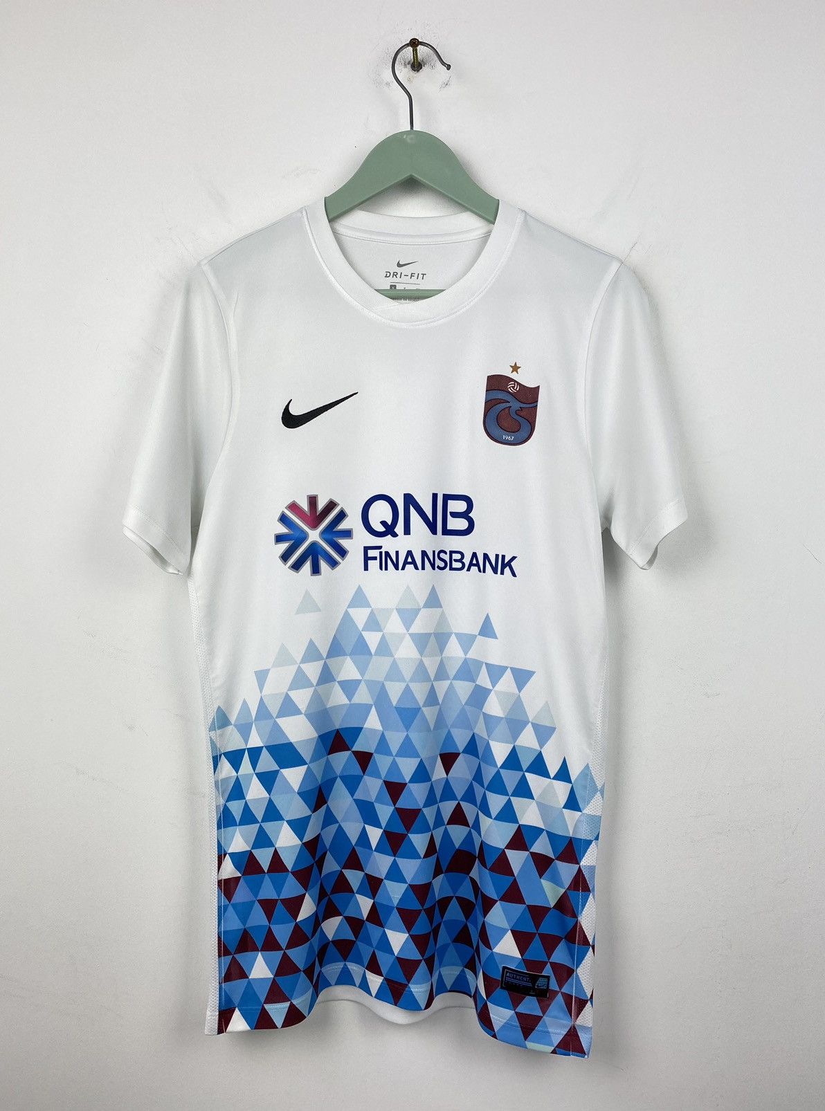 Nike Trabzonspor 2017 2018 Third Soccer Jersey PSG Chelsea Milan Size US S / EU 44-46 / 1 - 1 Thumbnail