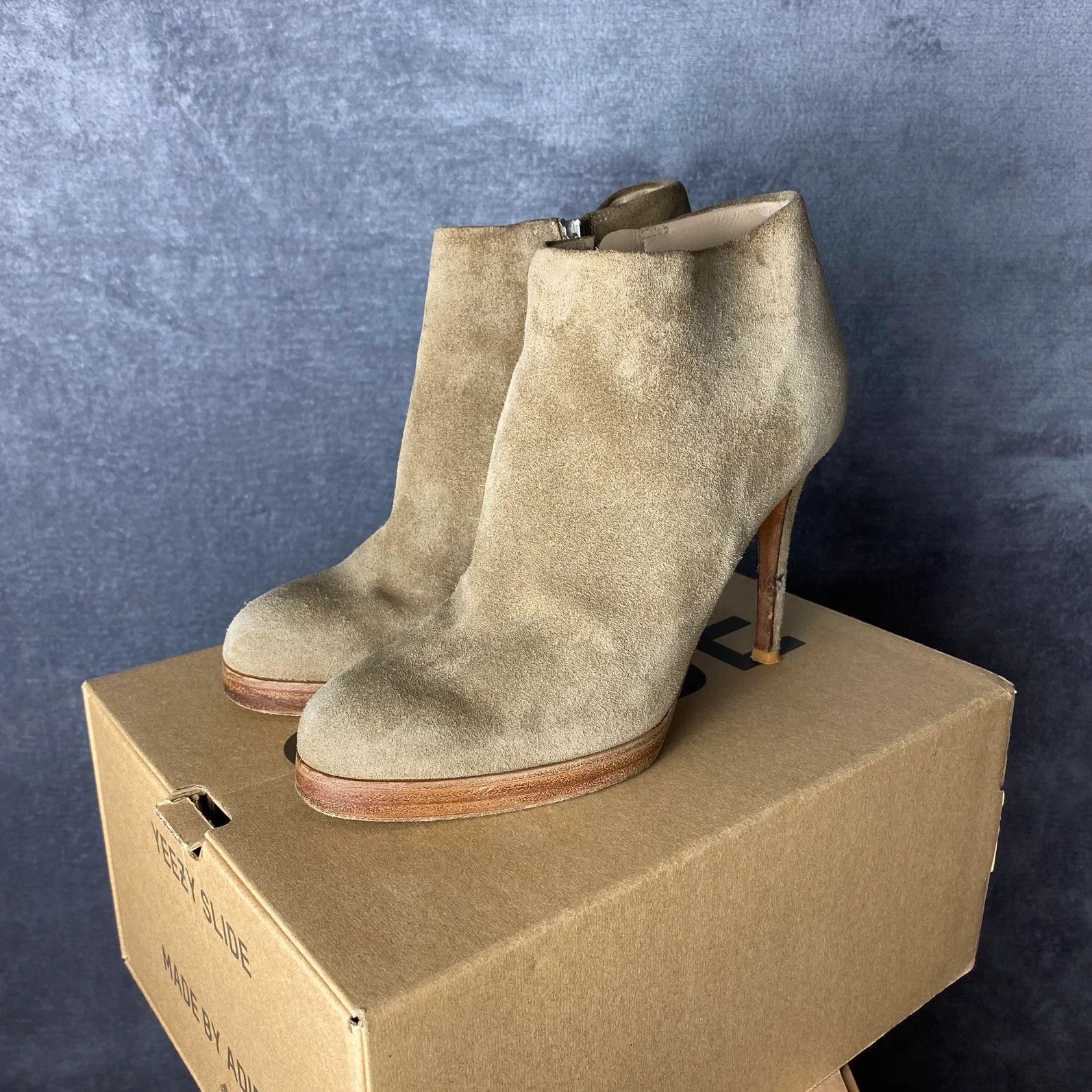 Designer × Michael Kors Michael Kors beige suede hills with zipper Size US 10 / IT 40 - 1 Thumbnail