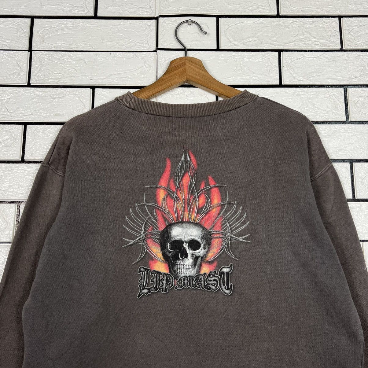 Vintage LIP BLAST Flaming Skull Tribal Graphic Sweatshirt #4290-C195 Size US S / EU 44-46 / 1 - 2 Thumbnail