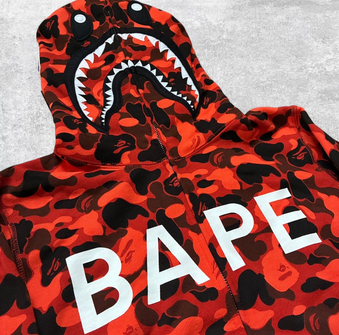 Bape Bape x XO Tracksuit Orange – Size Medium Size US M / EU 48-50 / 2 - 3 Thumbnail