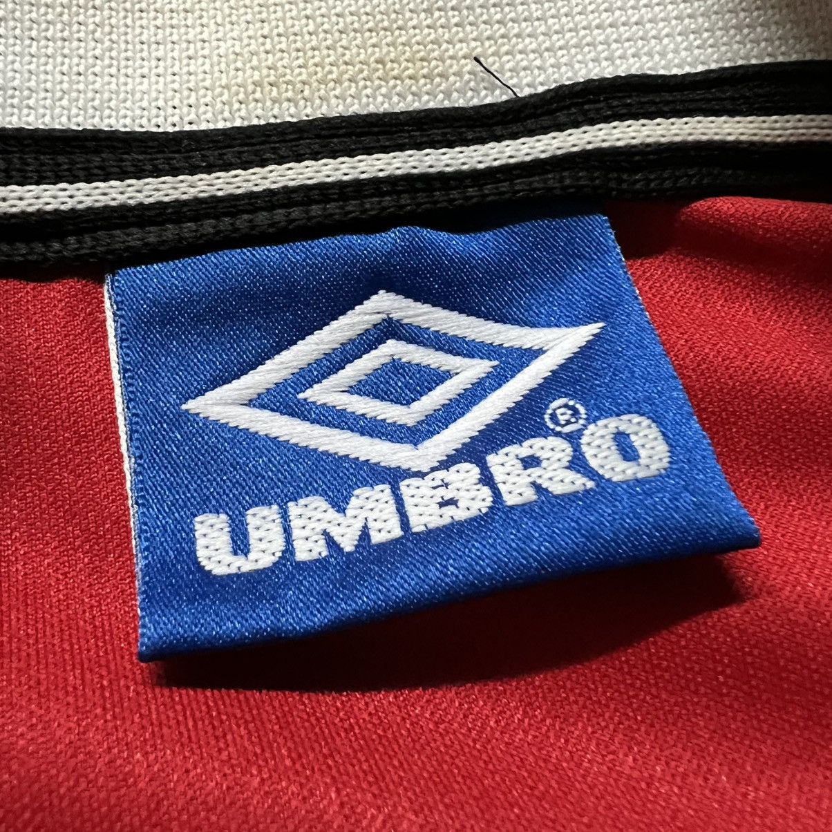 Umbro × Vintage Vintage 90’s FIFA Manchester United Umbro Soccer Jersey Size US L / EU 52-54 / 3 - 9 Thumbnail